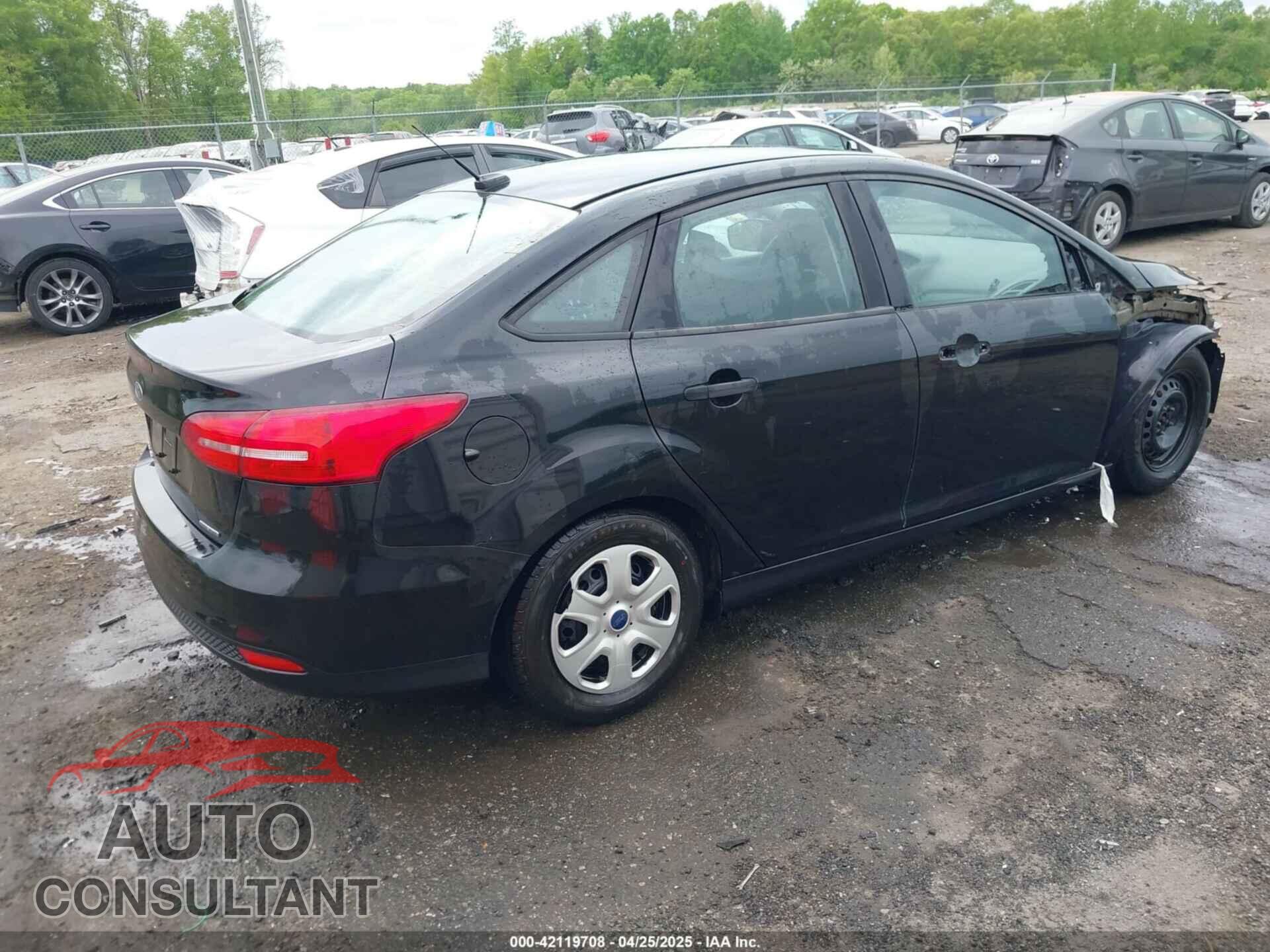 FORD FOCUS 2015 - 1FADP3E21FL312057