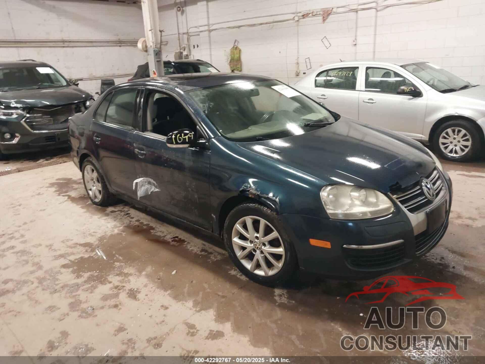 VOLKSWAGEN JETTA 2009 - 3VWHZ71K79M020139