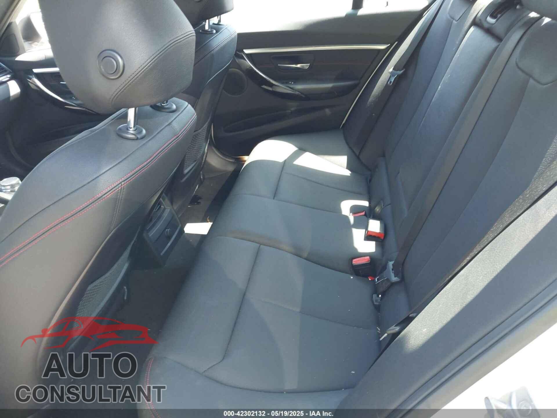 BMW 330E 2017 - WBA8E1C32HA156656