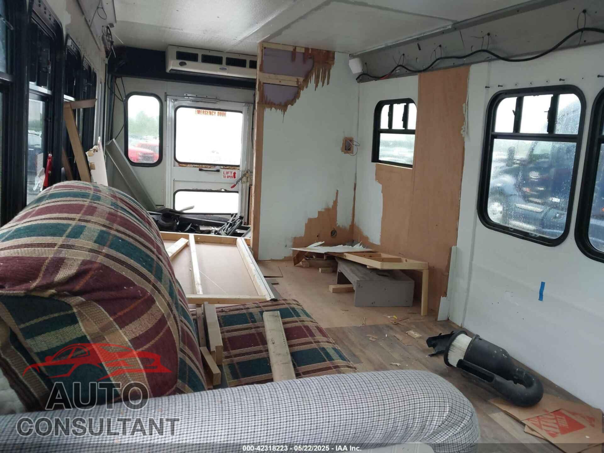 FORD E-450 CUTAWAY 2011 - 1FDFE4FS8BDA22735