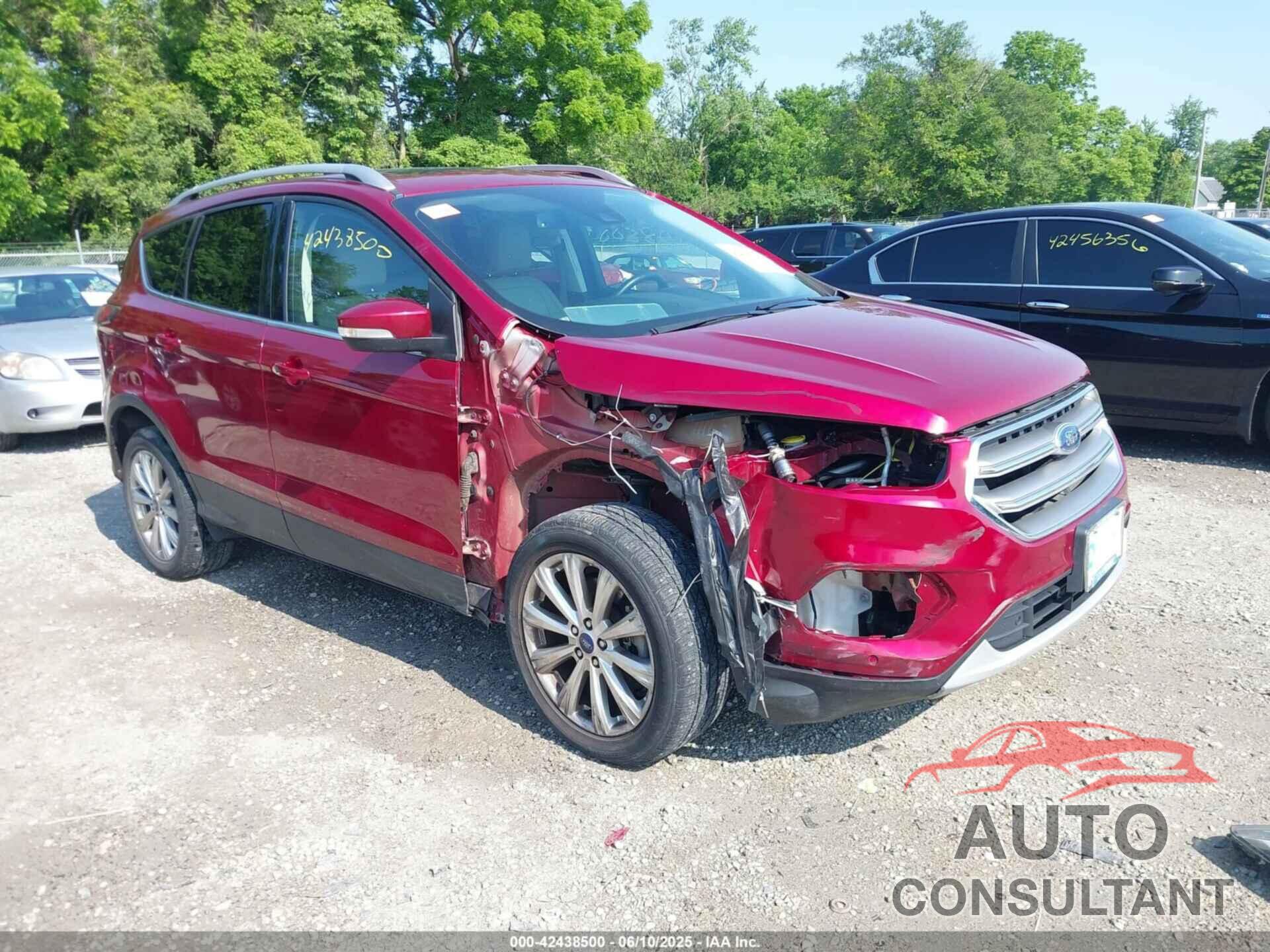 FORD ESCAPE 2017 - 1FMCU9J95HUB25837