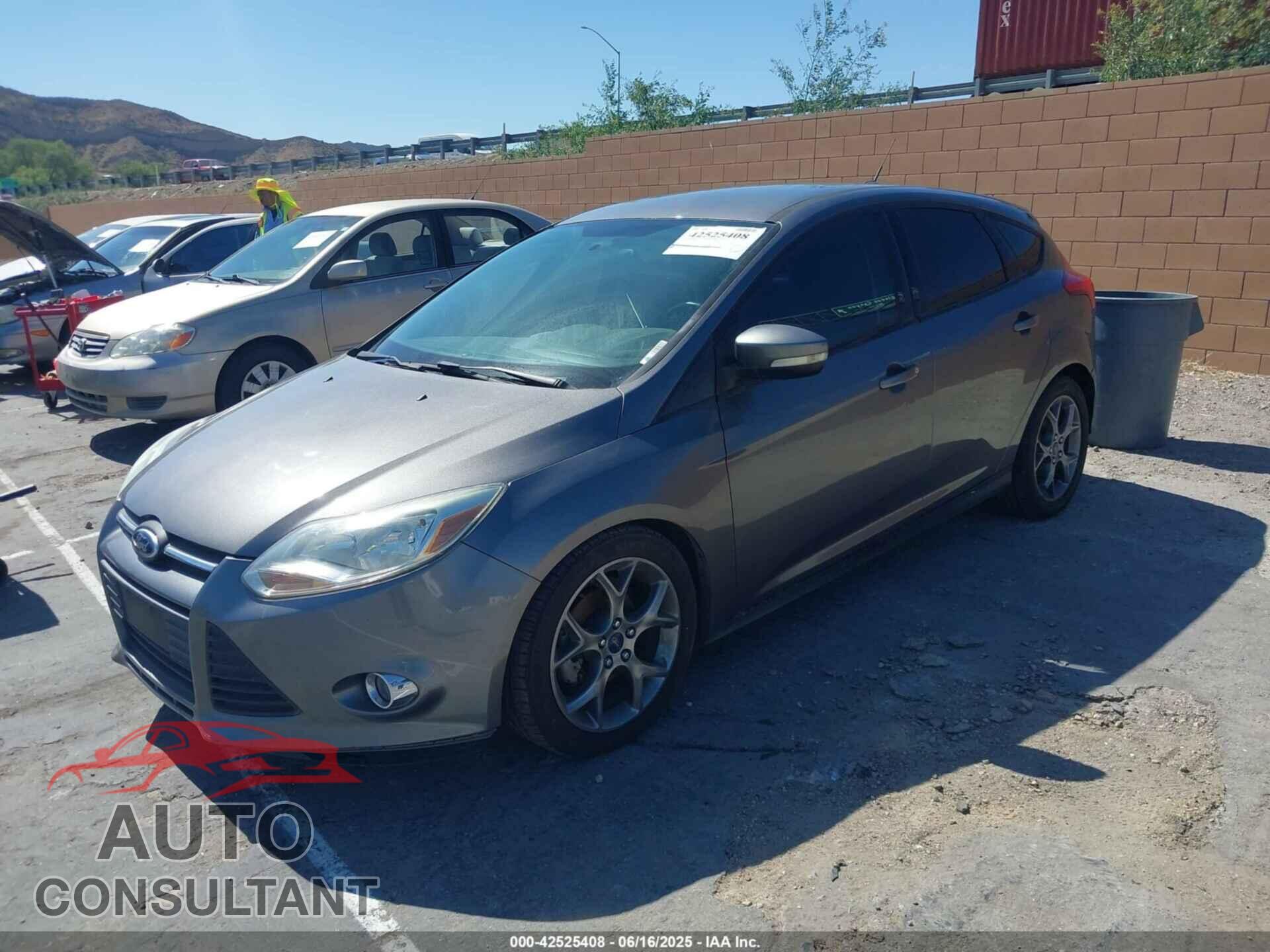 FORD FOCUS 2014 - 1FADP3K2XEL363365