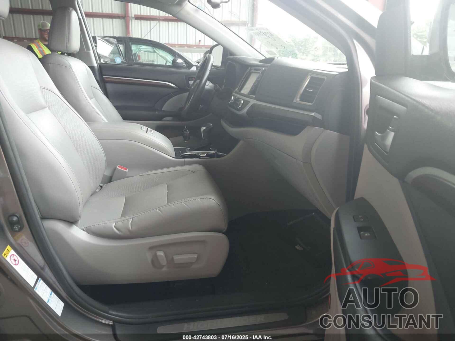 TOYOTA HIGHLANDER 2016 - 5TDDKRFH1GS355442