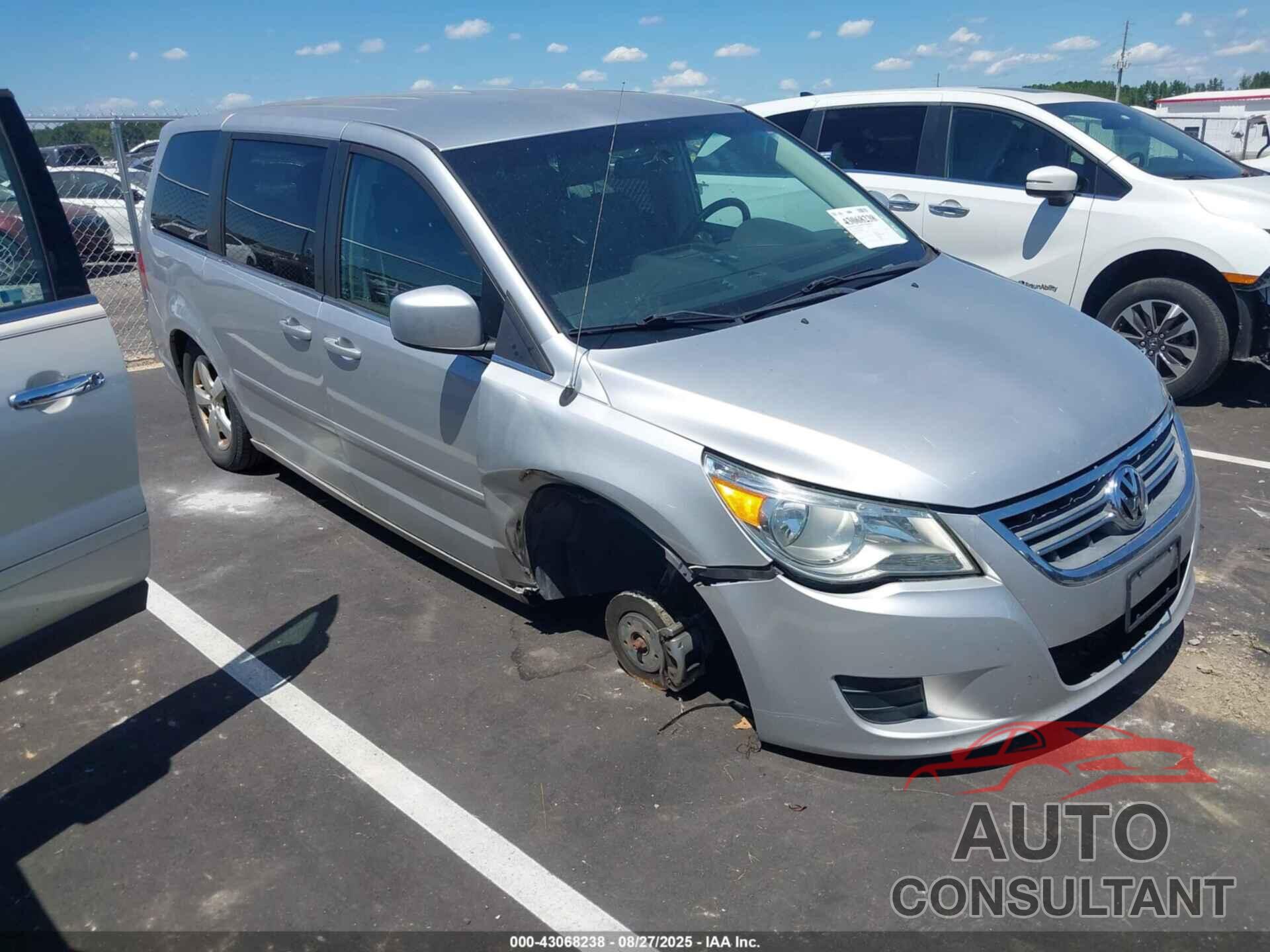 VOLKSWAGEN ROUTAN 2010 - 2V4RW3D14AR388146