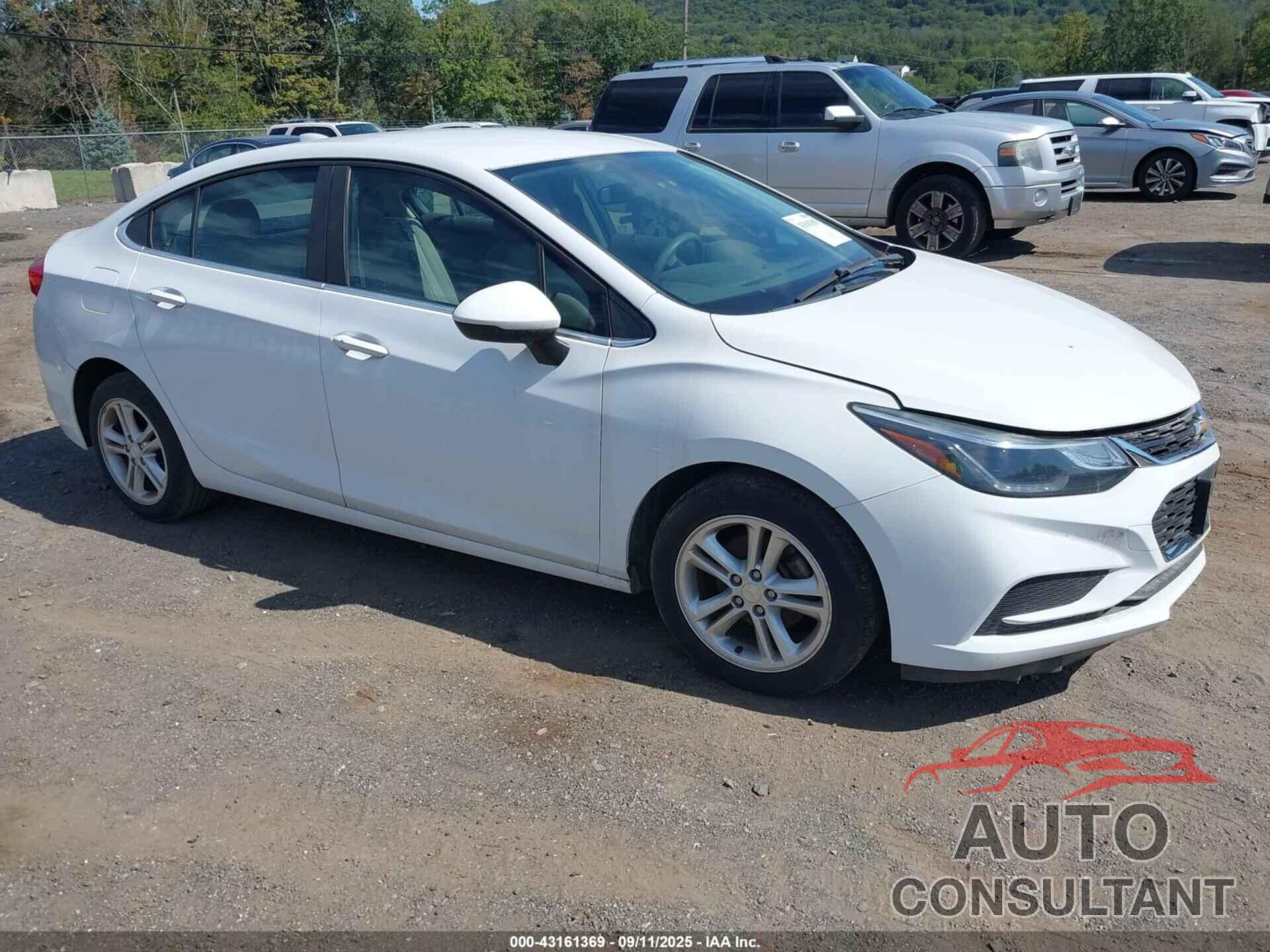 CHEVROLET CRUZE 2017 - 1G1BE5SM7H7153381