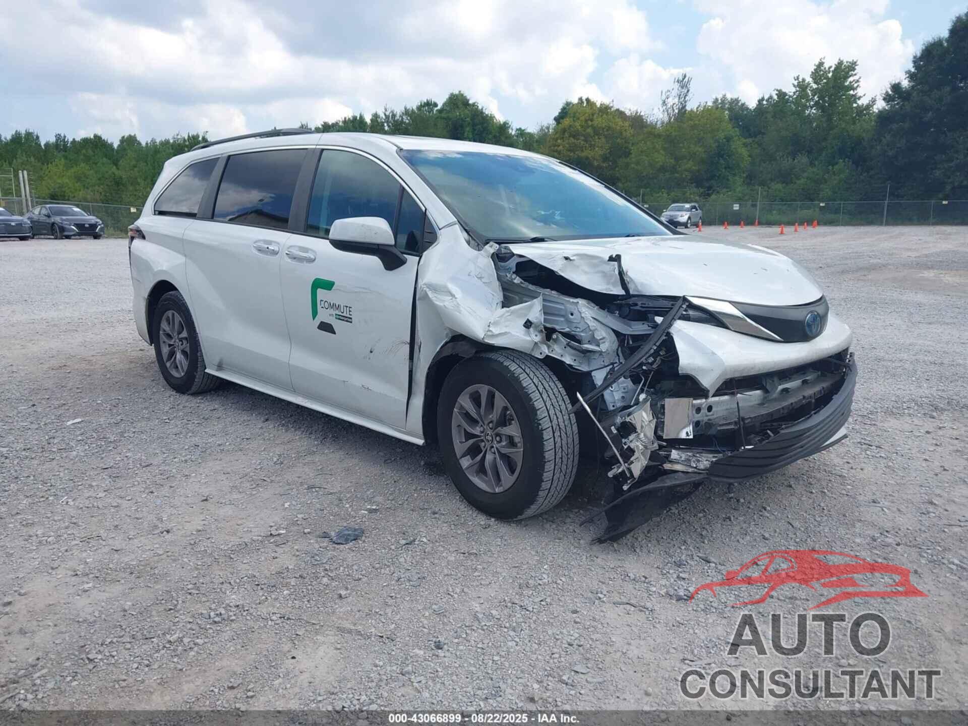 TOYOTA SIENNA 2023 - 5TDYRKEC5PS155951