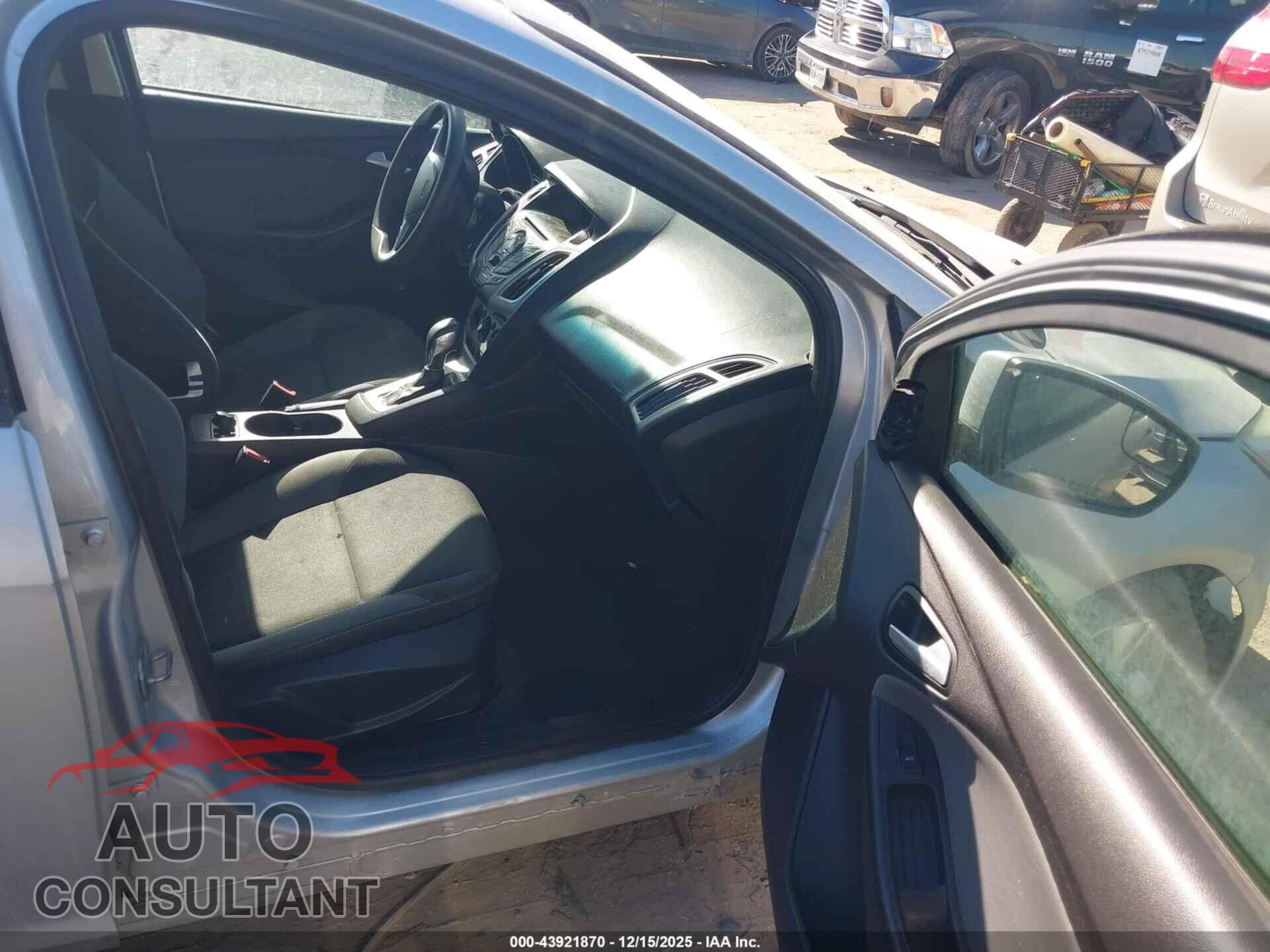 FORD FOCUS 2014 - 1FADP3F26EL109596