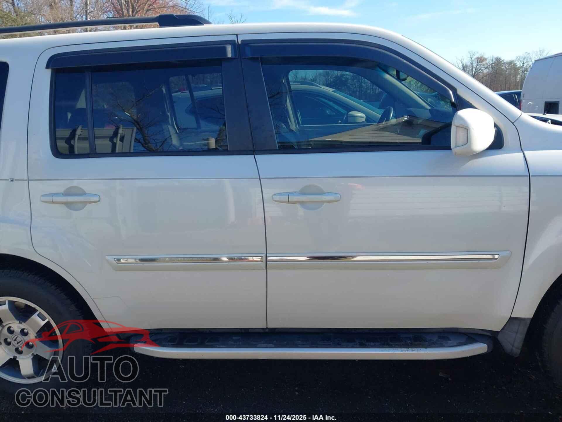 HONDA PILOT 2011 - 5FNYF4H99BB058043