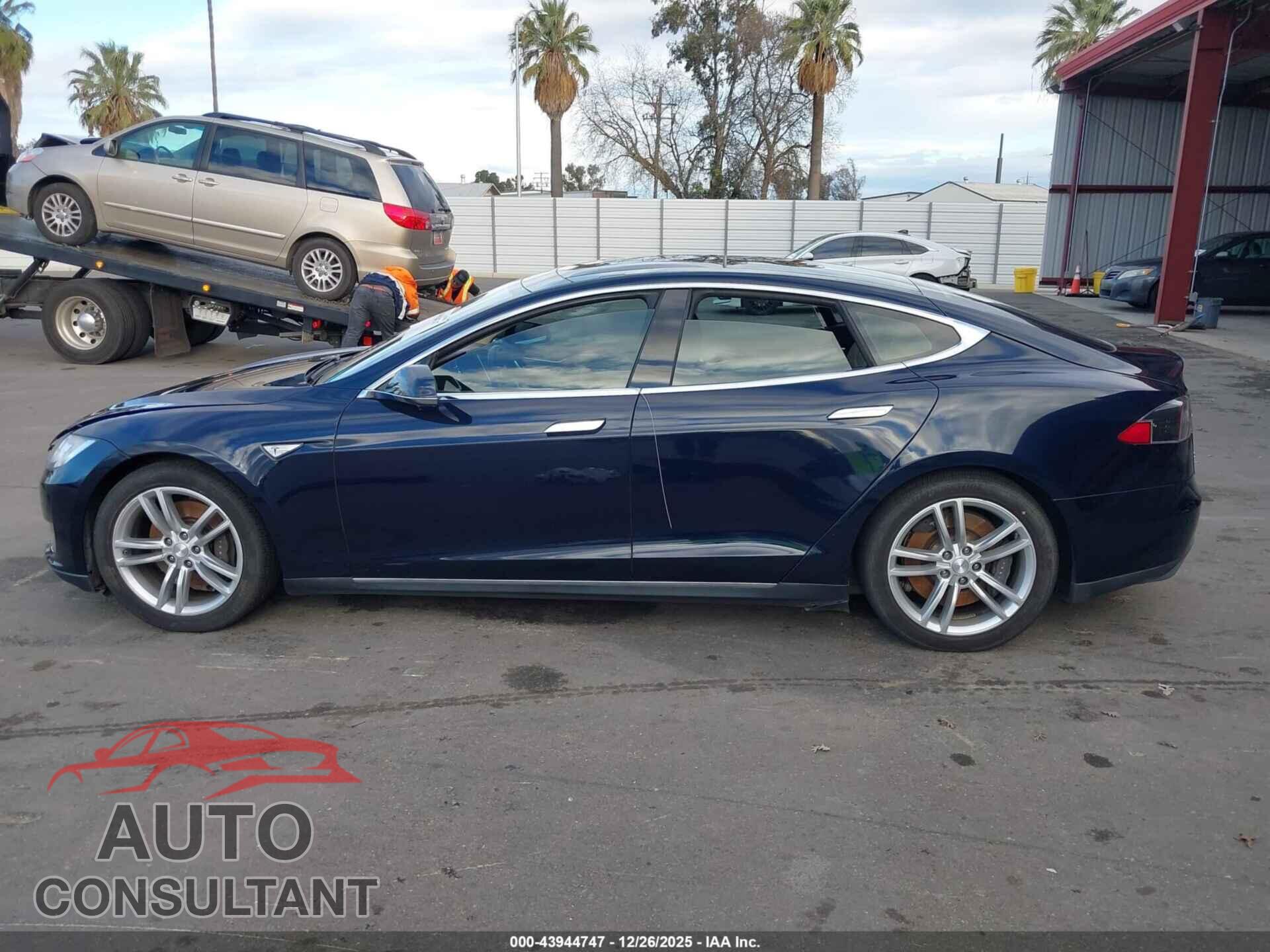 TESLA MODEL S 2013 - 5YJSA1AG4DFP09769
