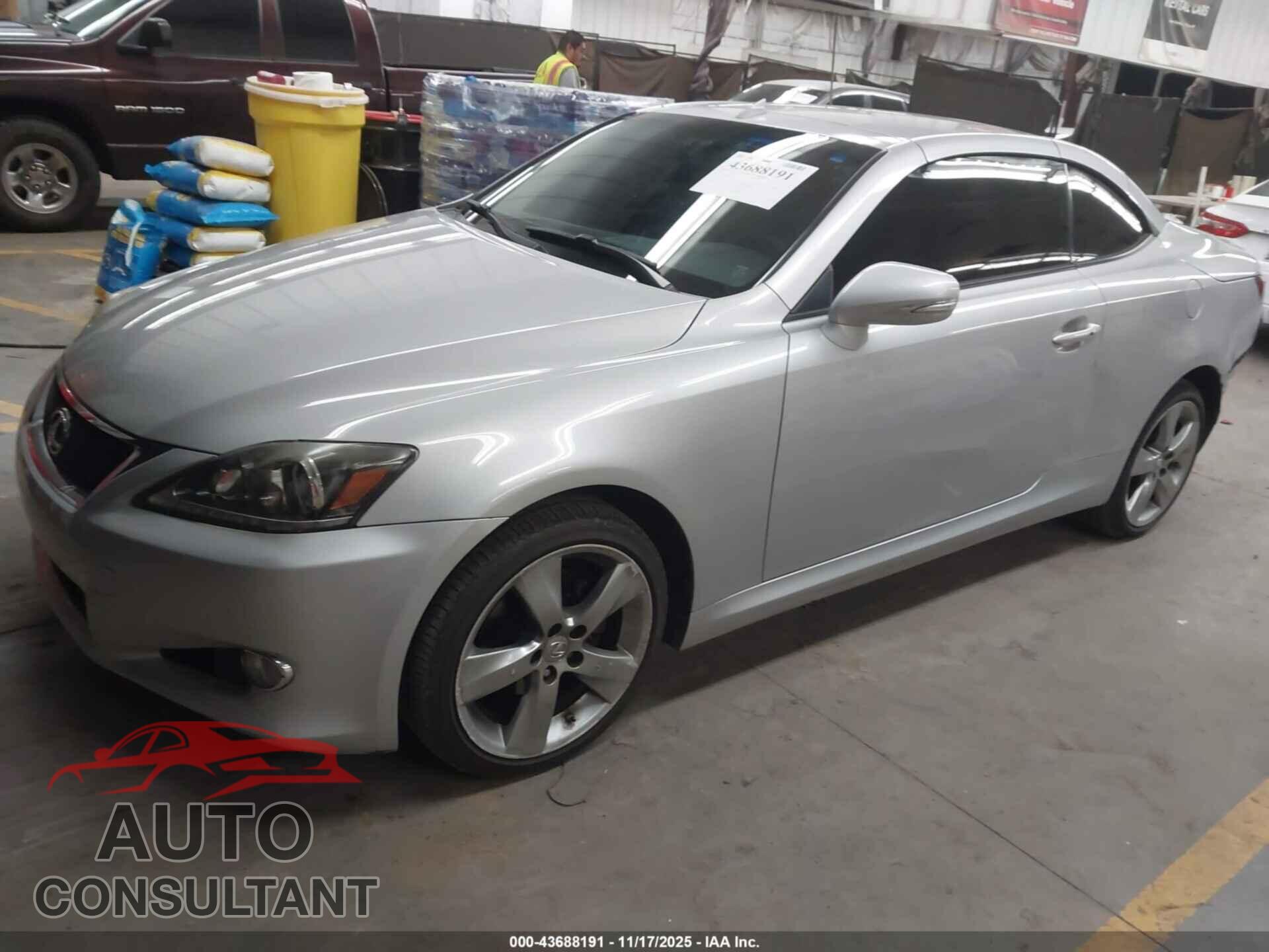 LEXUS IS 250C 2011 - JTHFF2C26B2520565