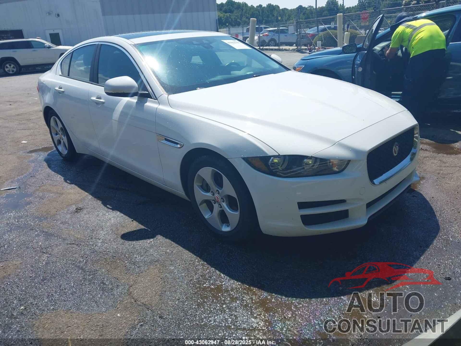 JAGUAR XE 2018 - SAJAR4FX5JCP33281
