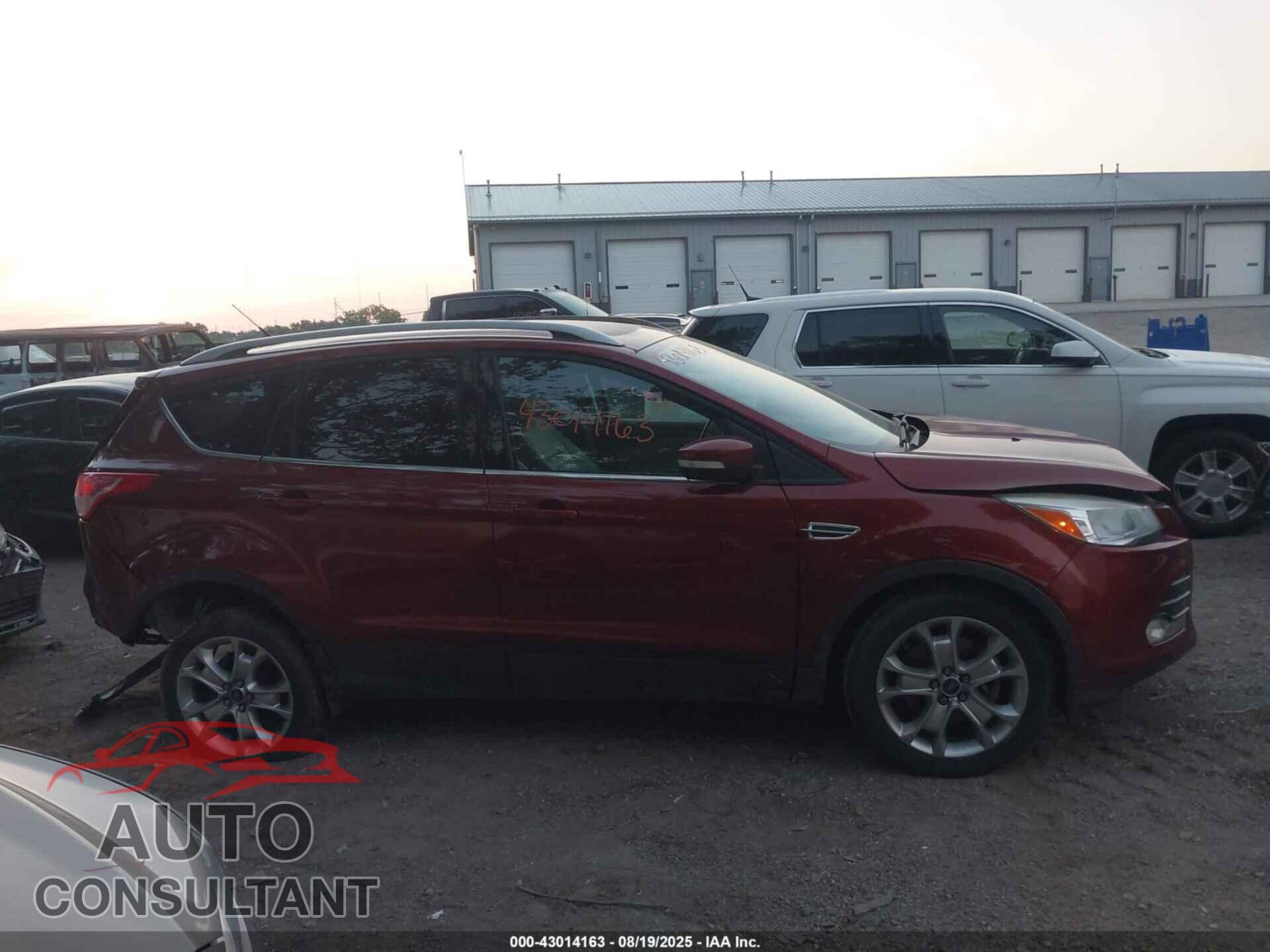 FORD ESCAPE 2015 - 1FMCU0J91FUC02776
