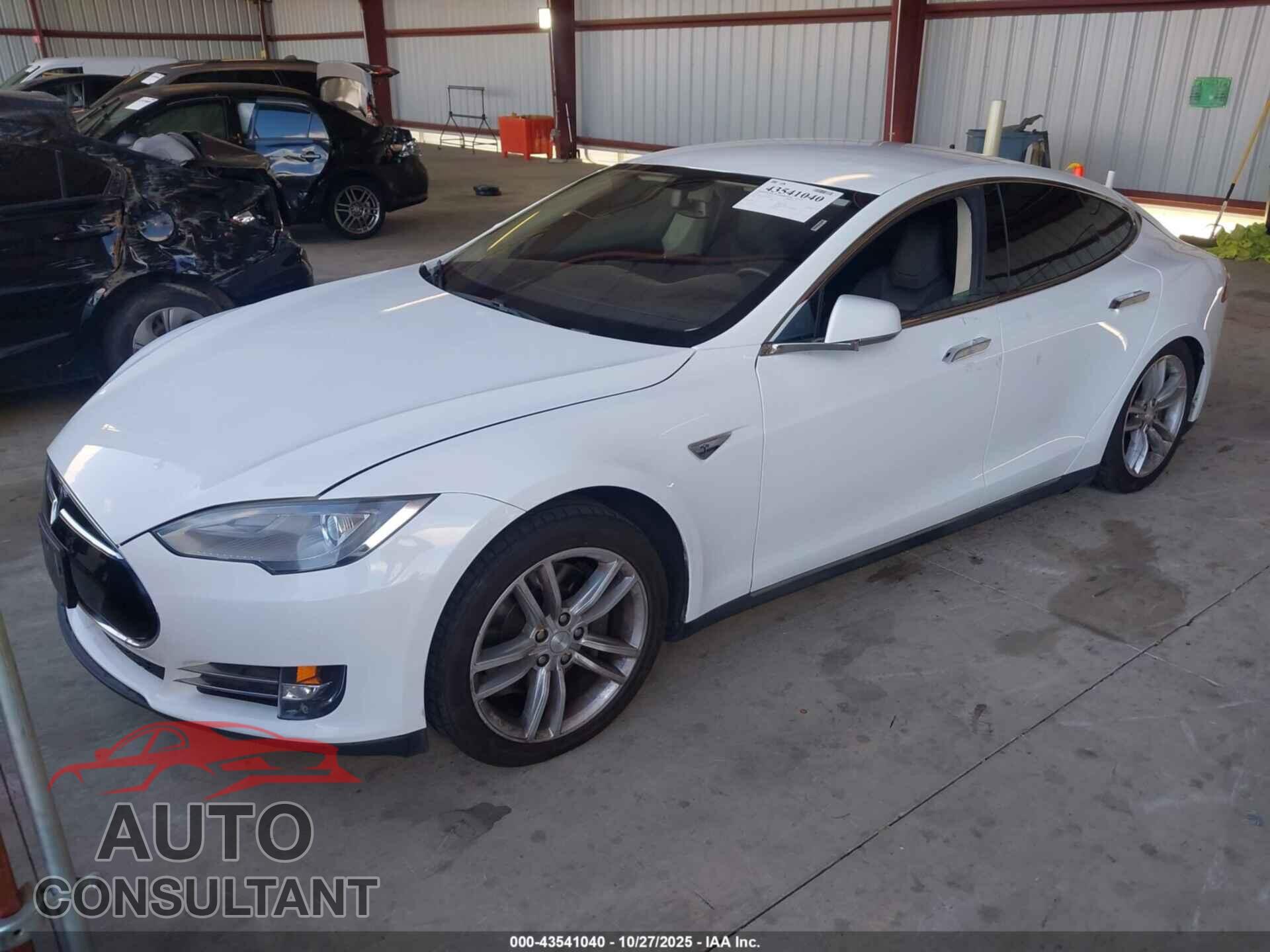 TESLA MODEL S 2013 - 5YJSA1CN2DFP05943