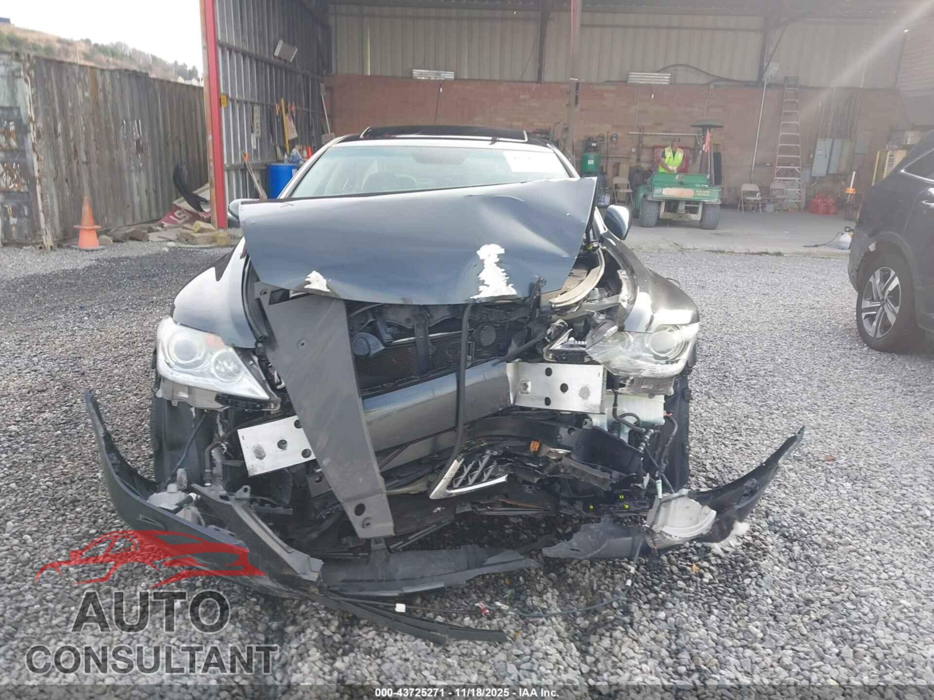 LEXUS LS 460 2011 - JTHCL5EF8B5011721
