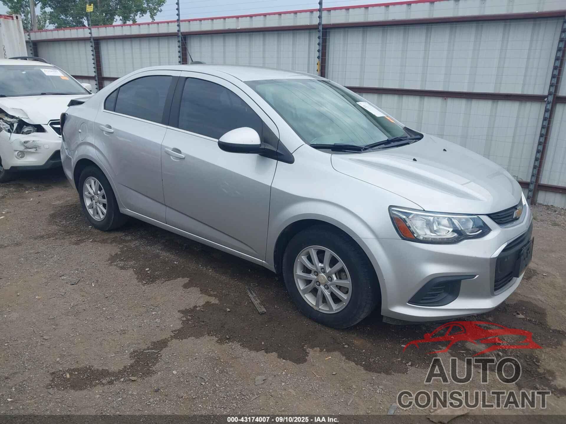 CHEVROLET SONIC 2017 - 1G1JD5SH6H4153018