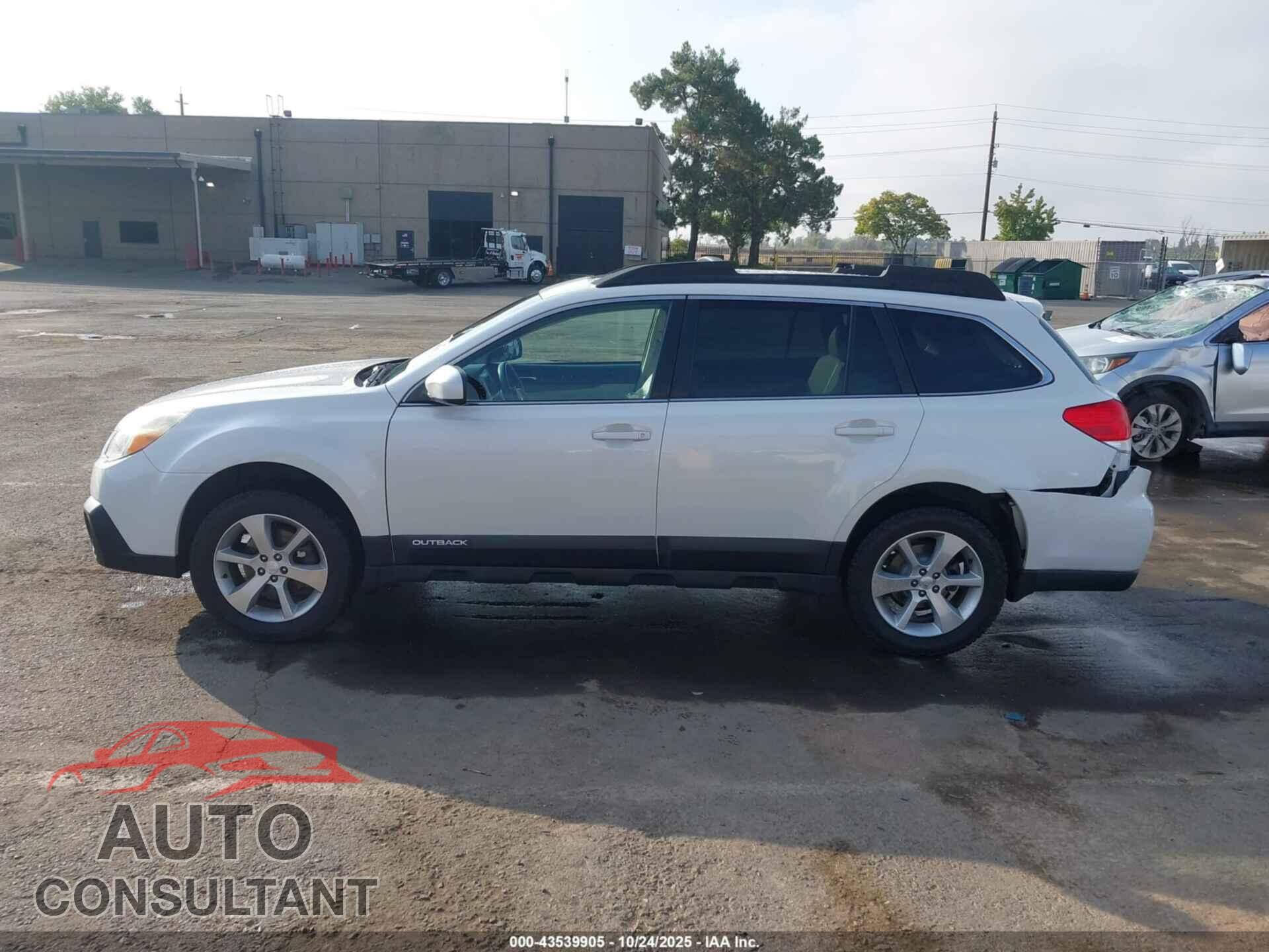 SUBARU OUTBACK 2013 - 4S4BRBKC8D3235537