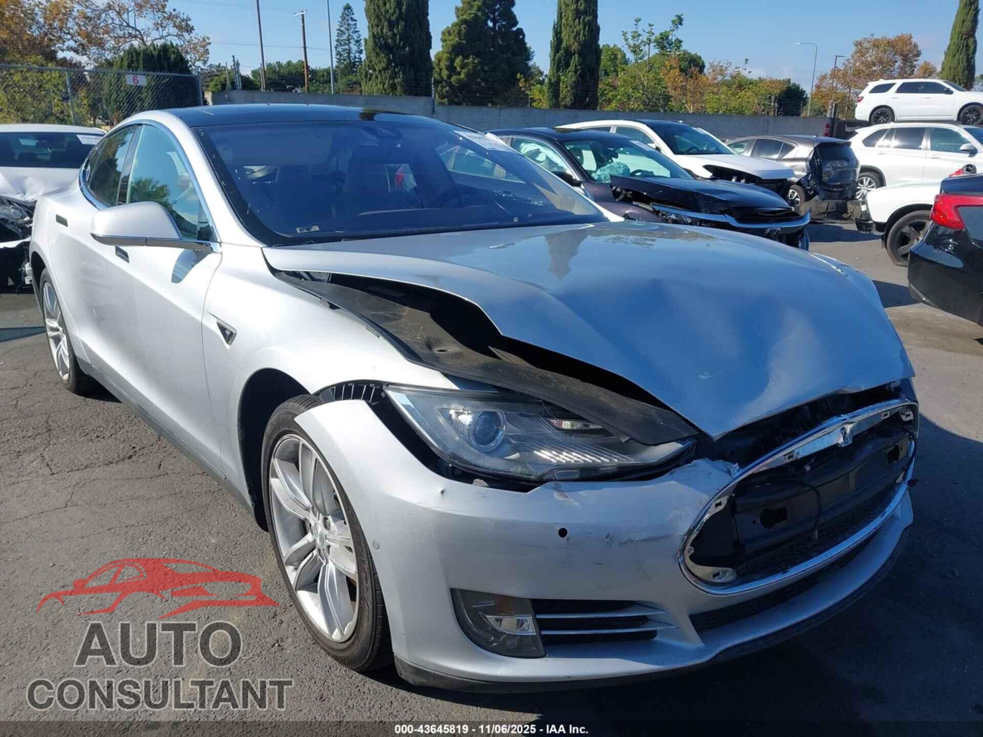 TESLA MODEL S 2014 - 5YJSA1H11EFP61461