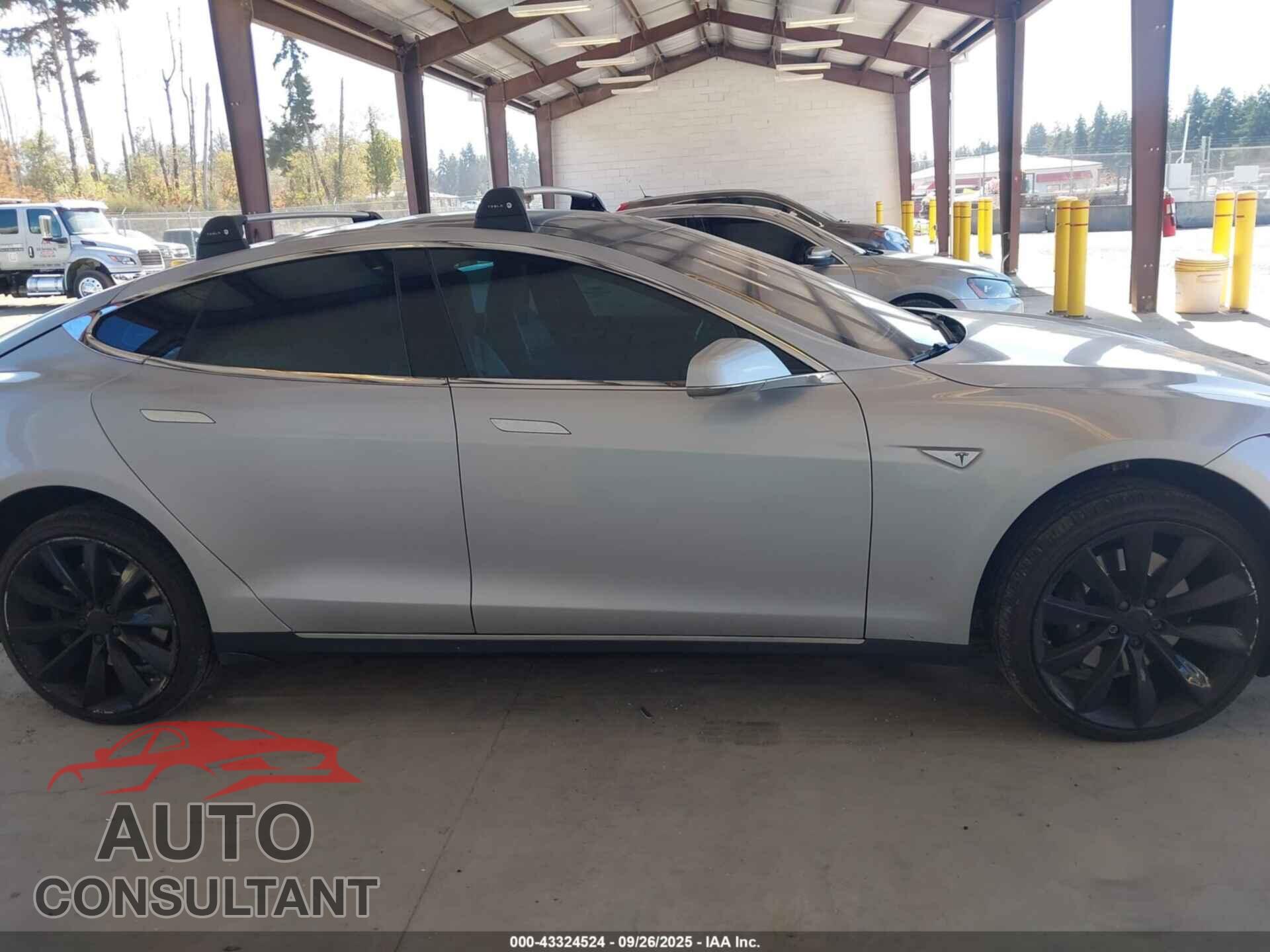 TESLA MODEL S 2016 - 5YJSA1E20GF126425