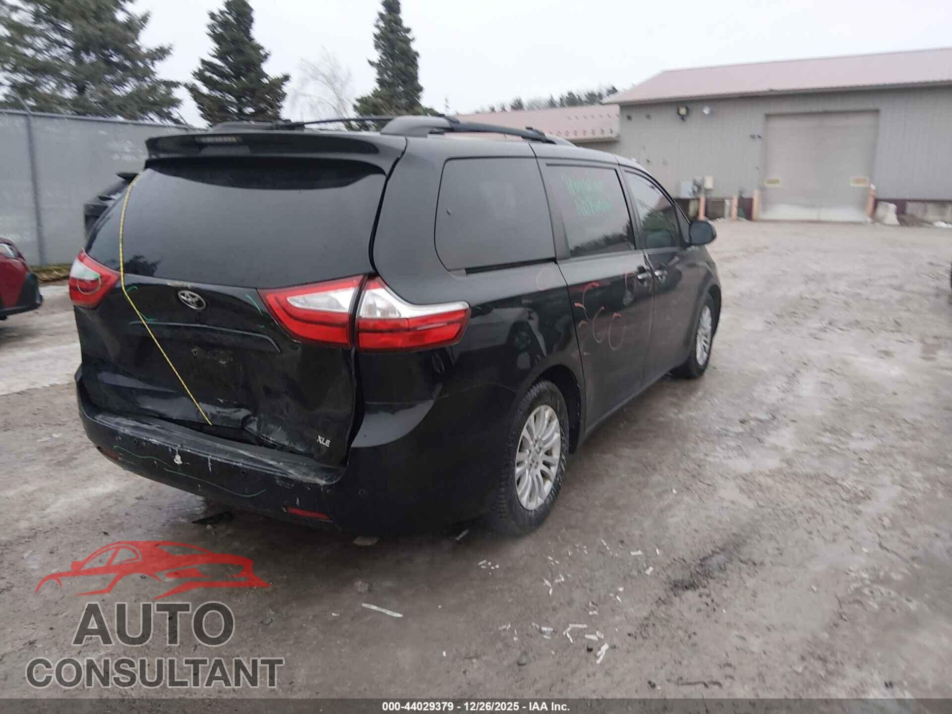 TOYOTA SIENNA 2015 - 5TDYK3DC2FS678371