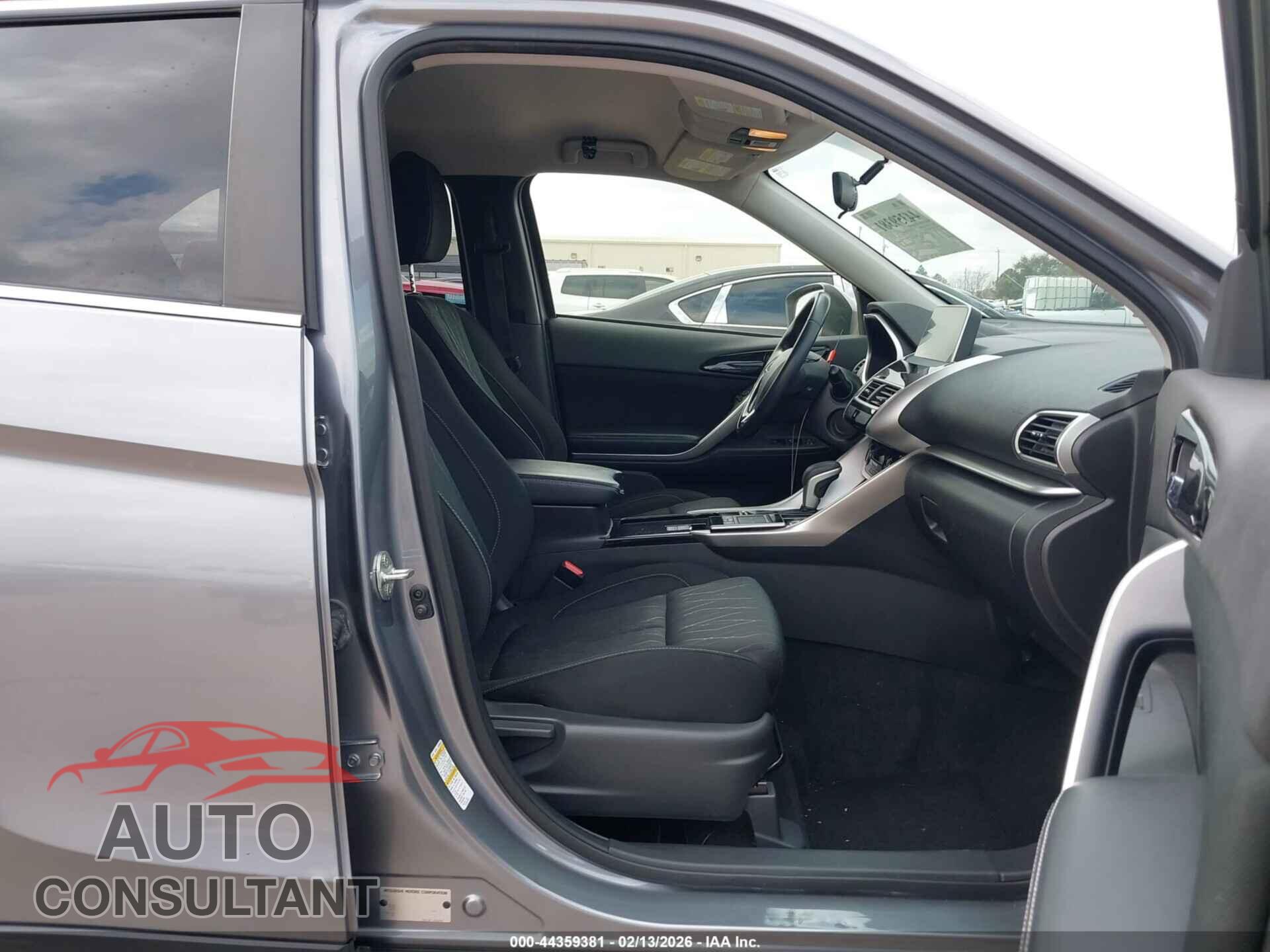 MITSUBISHI ECLIPSE CROSS 2018 - JA4AT5AA0JZ039193