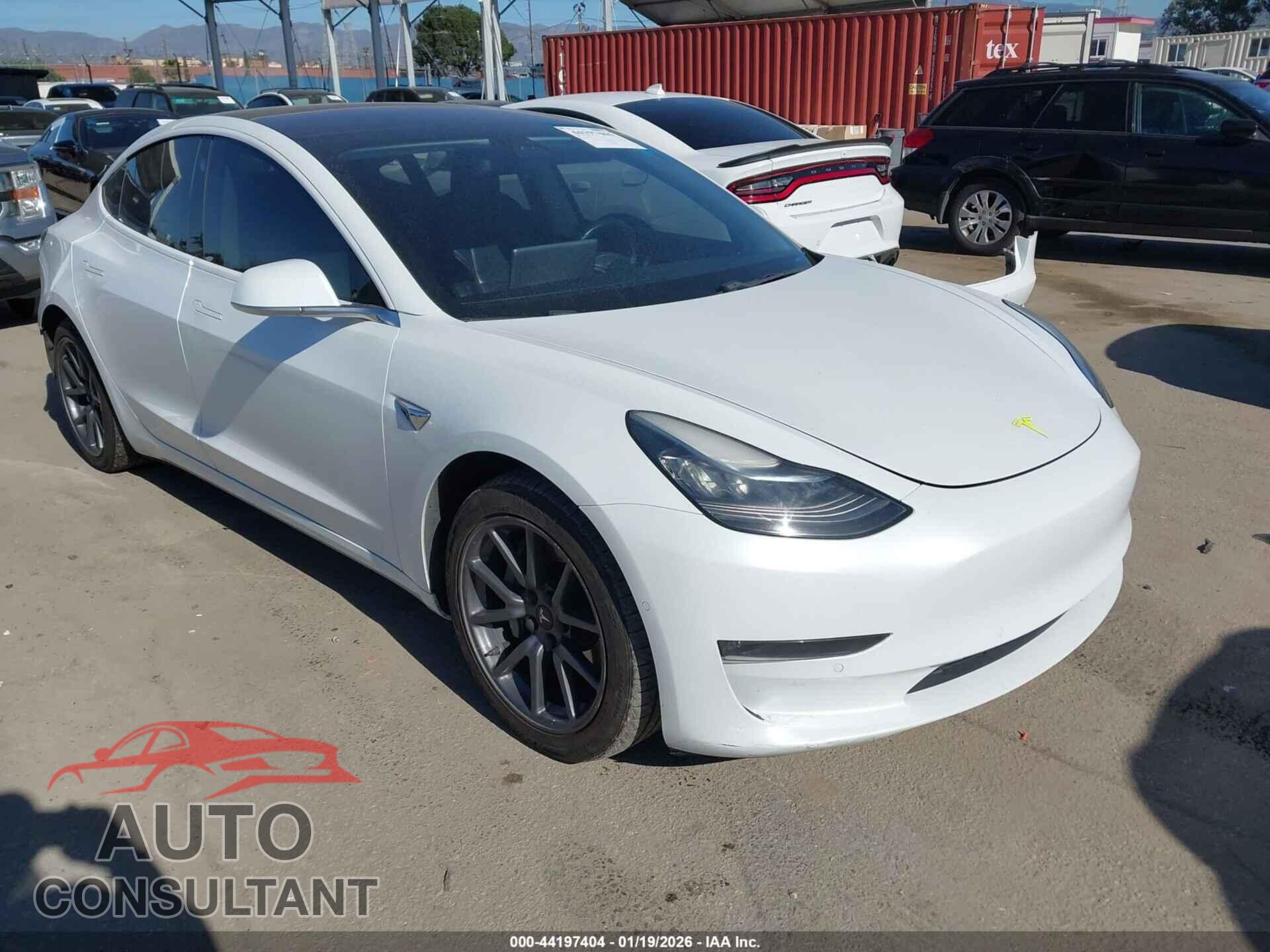 TESLA MODEL 3 2018 - 5YJ3E1EB5JF067209