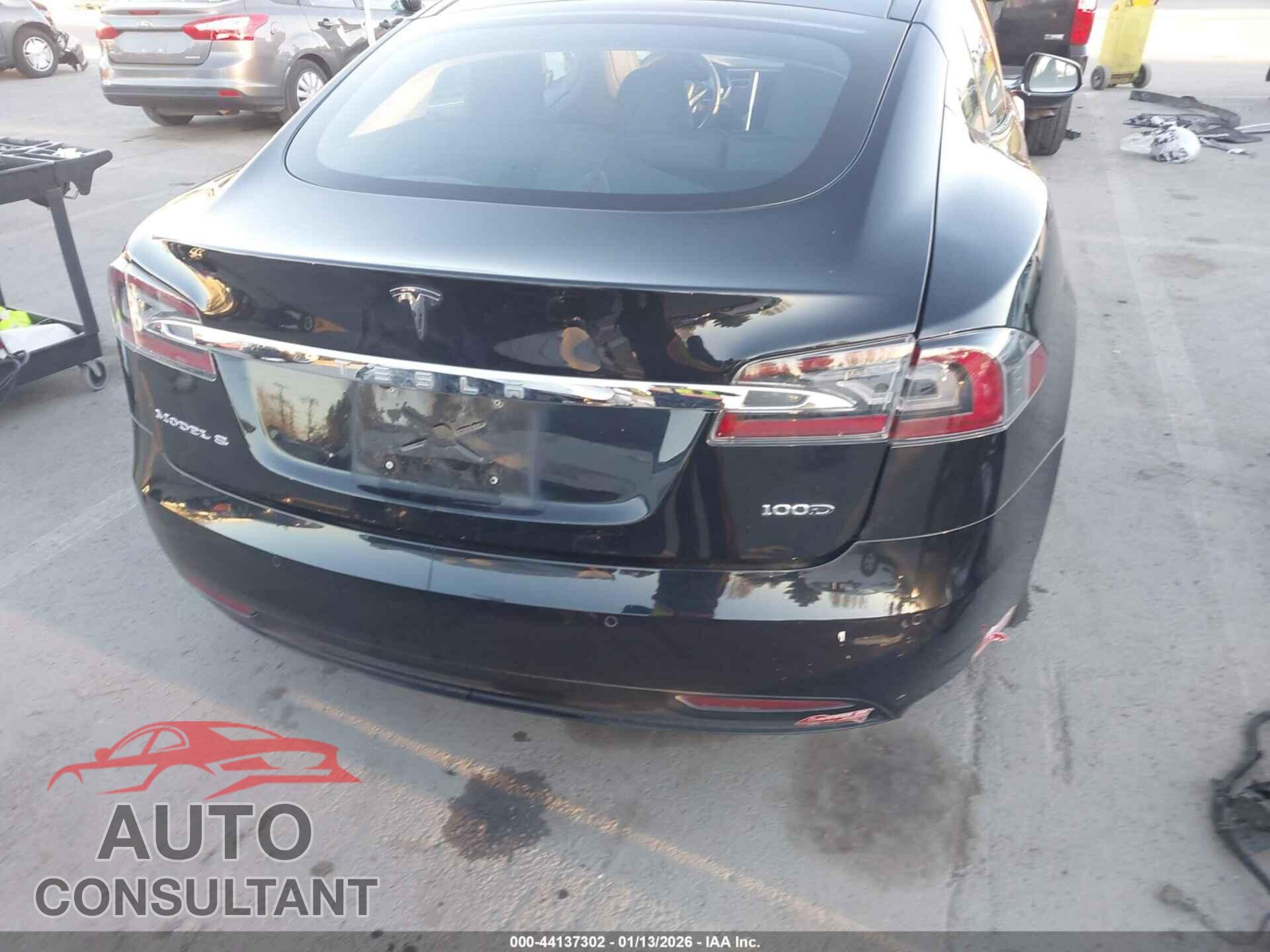 TESLA MODEL S 2018 - 5YJSA1E2XJF247860