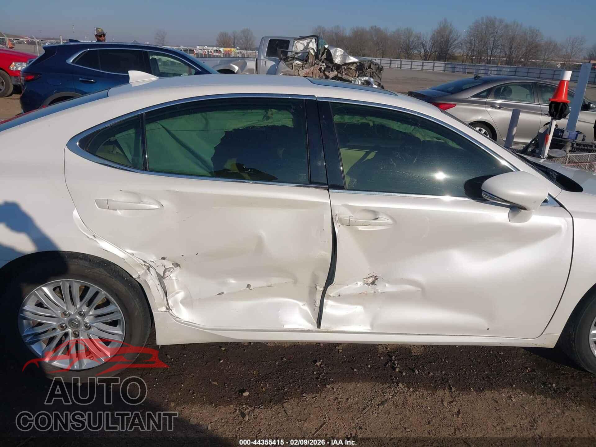 LEXUS ES 2015 - JTHBK1GG2F2209201