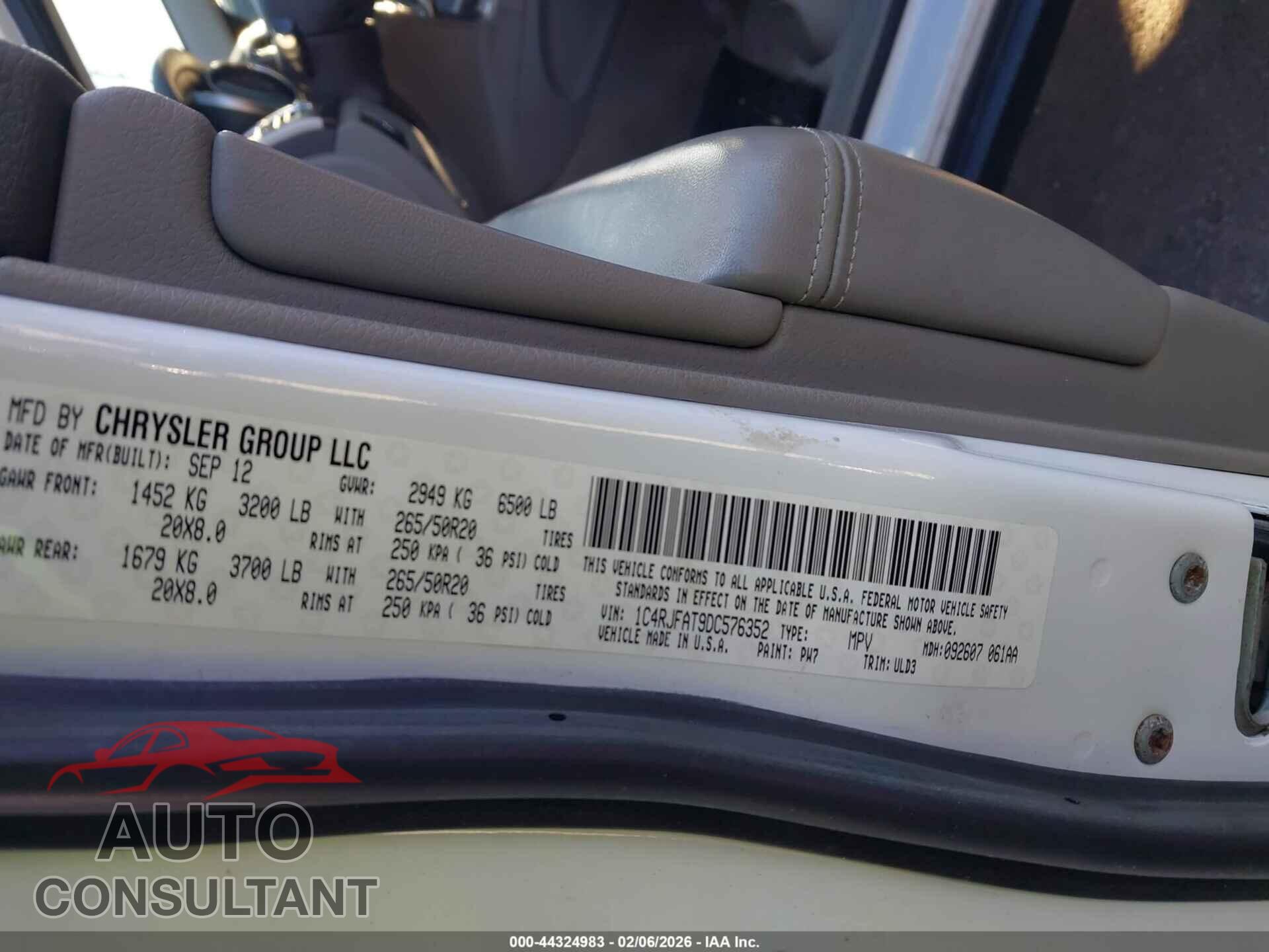 JEEP GRAND CHEROKEE 2013 - 1C4RJFAT9DC576352