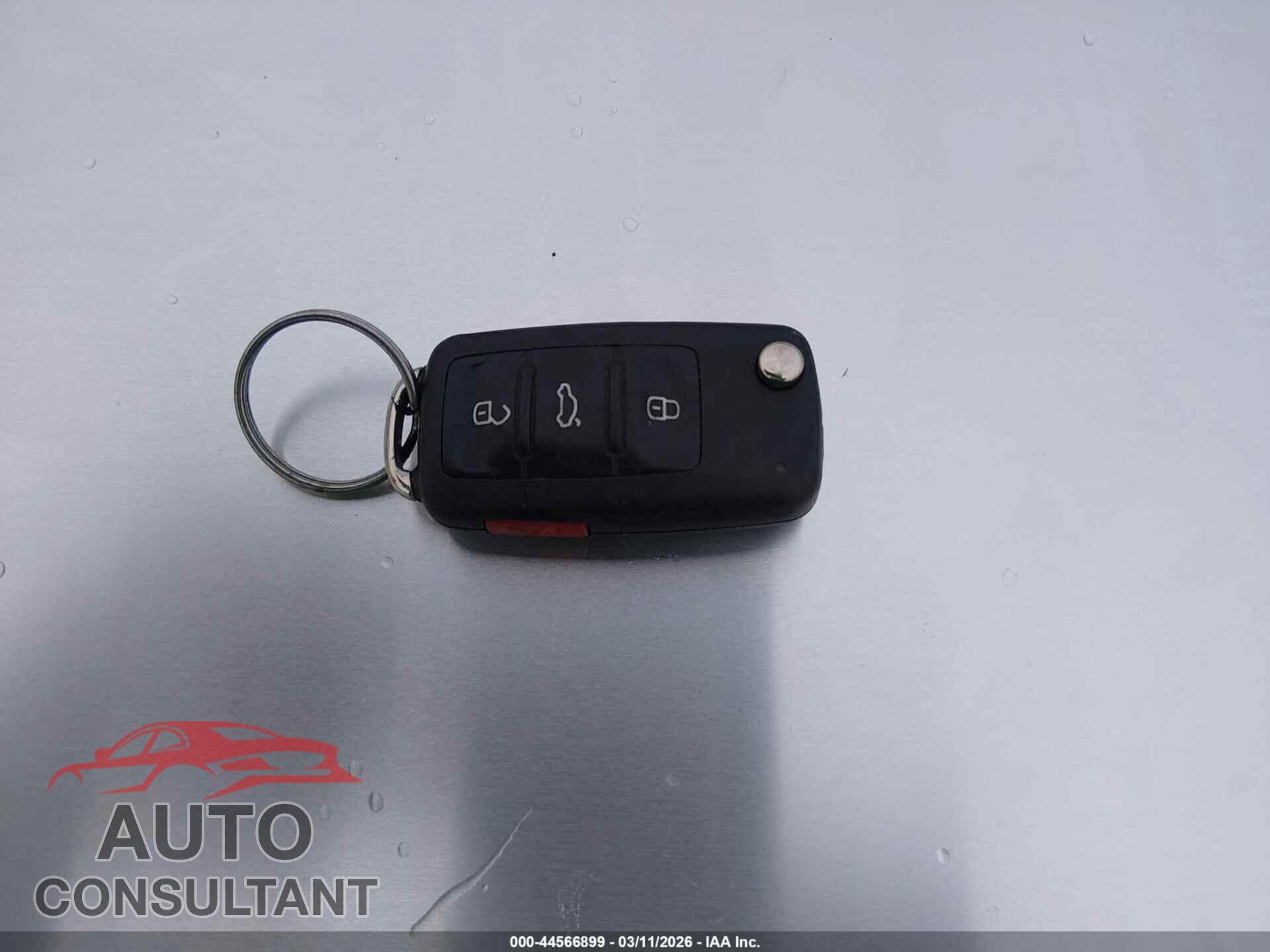 VOLKSWAGEN BEETLE 2015 - 3VWJ17AT2FM603473