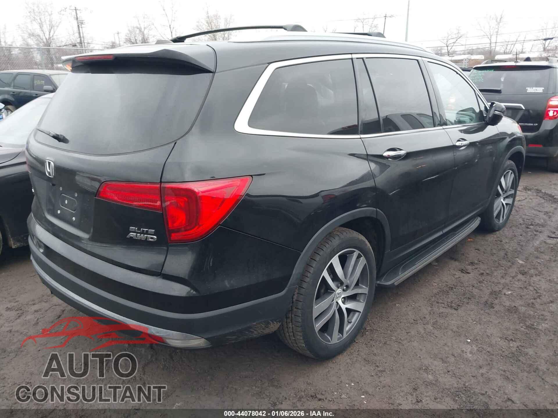 HONDA PILOT 2017 - 5FNYF6H07HB072979