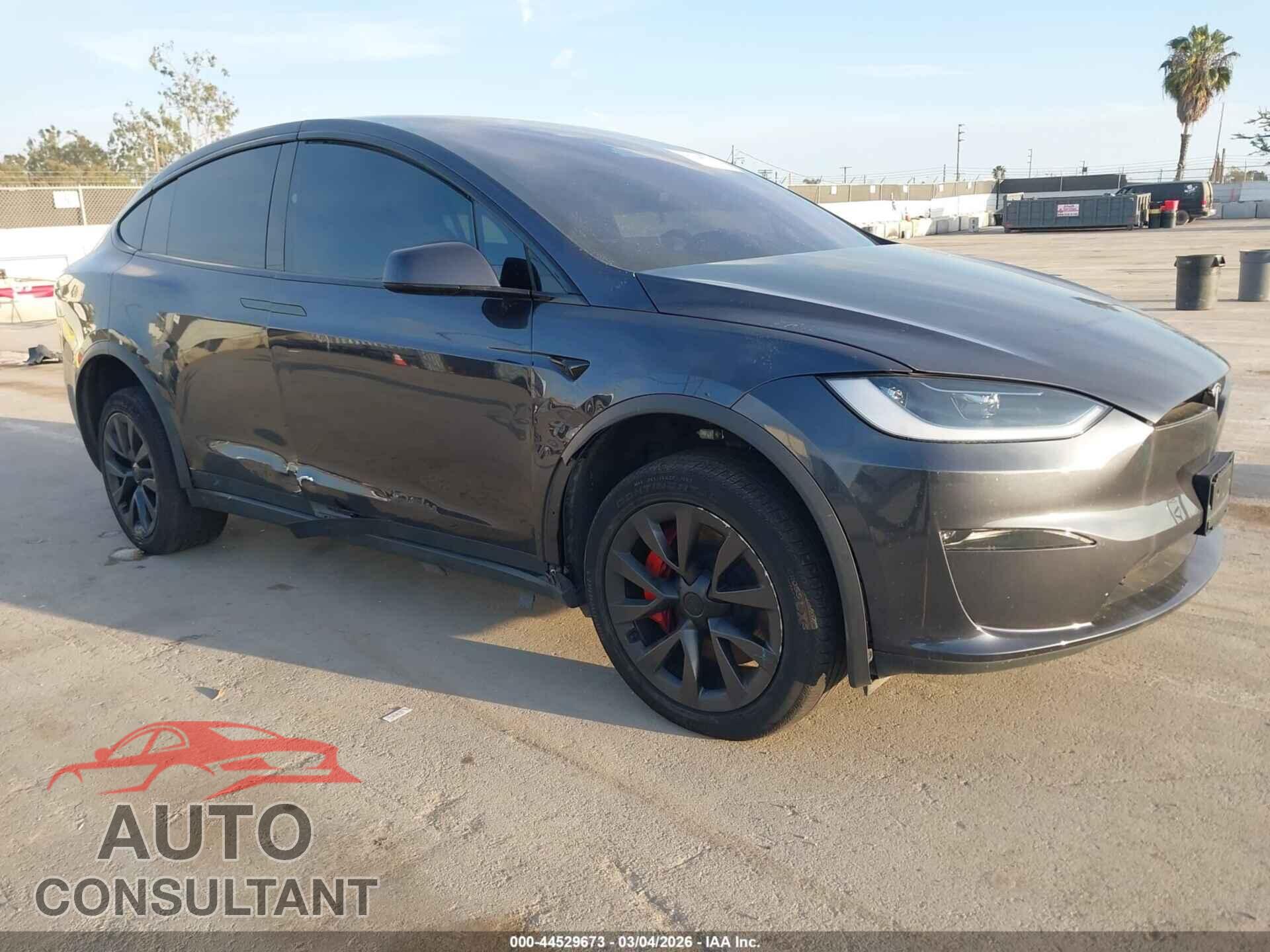 TESLA MODEL X 2023 - 7SAXCBE64PF422737