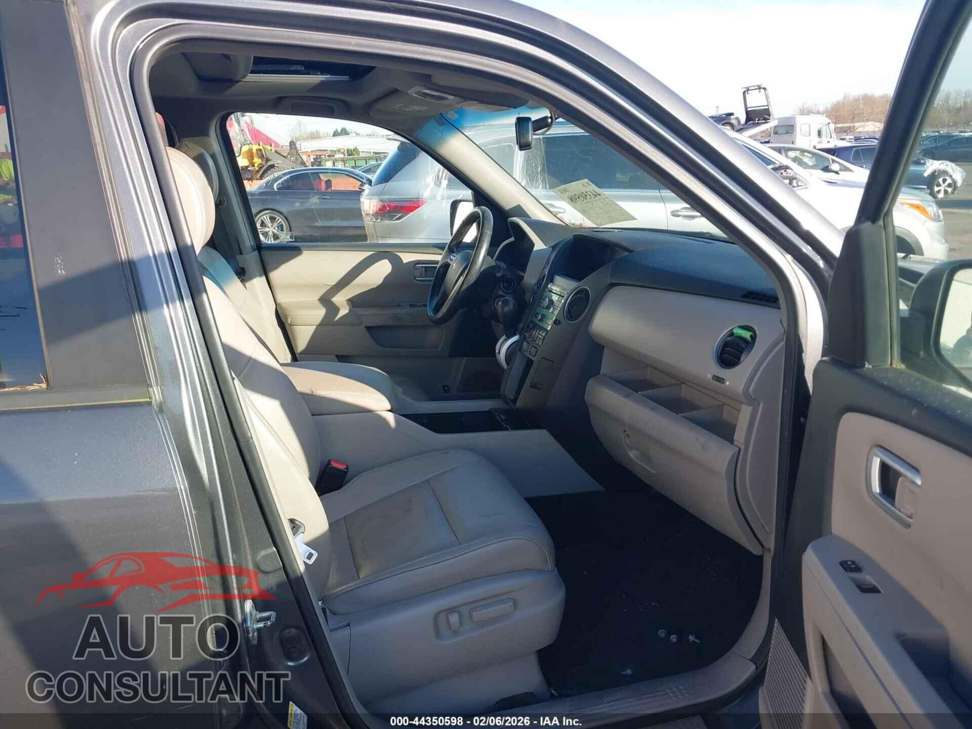 HONDA PILOT 2011 - 5FNYF4H53BB013208