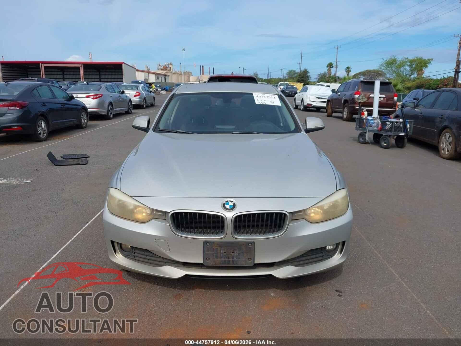 BMW 320I 2013 - WBA3B1C59DK128958