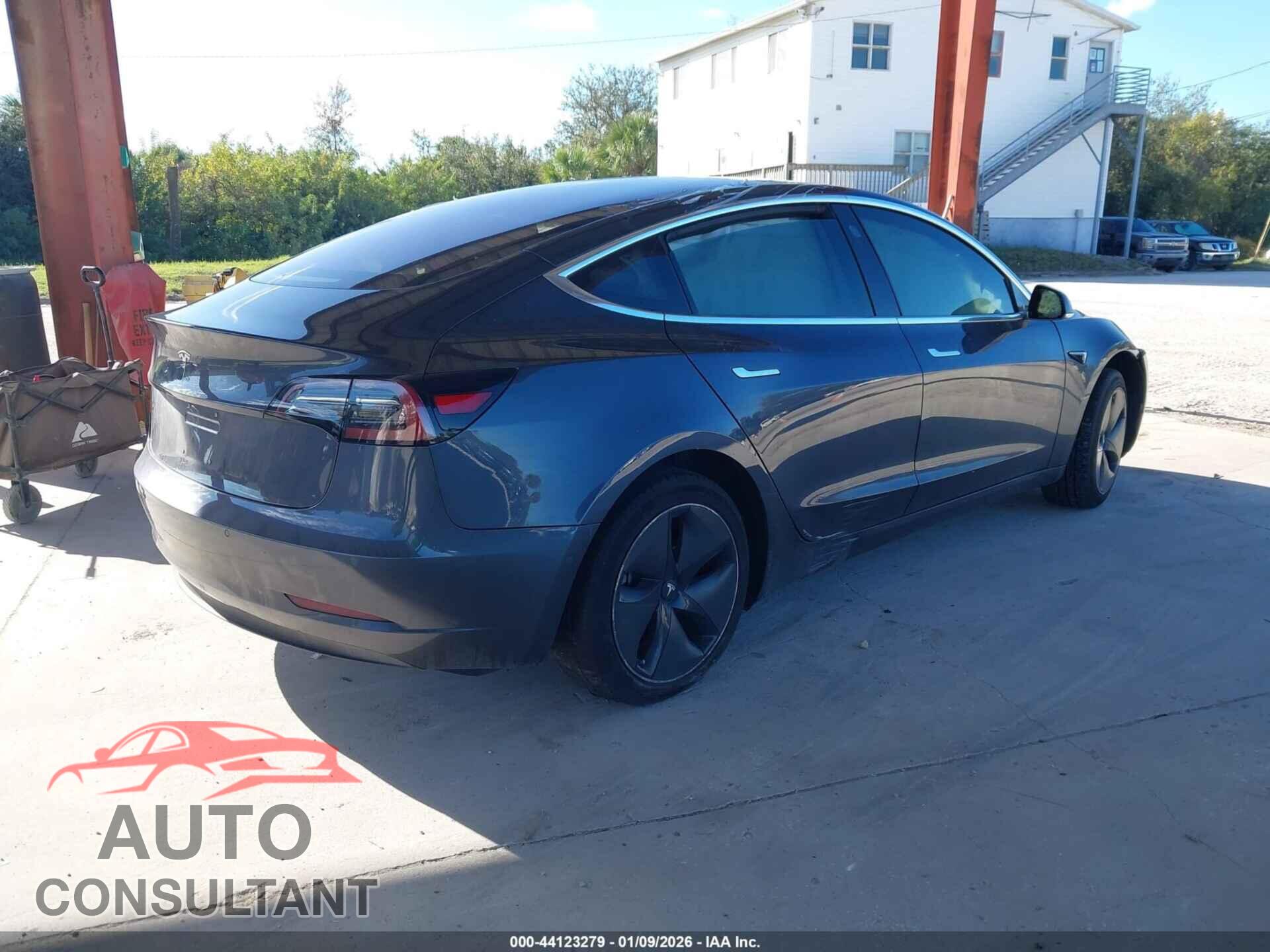 TESLA MODEL 3 2018 - 5YJ3E1EA3JF025757