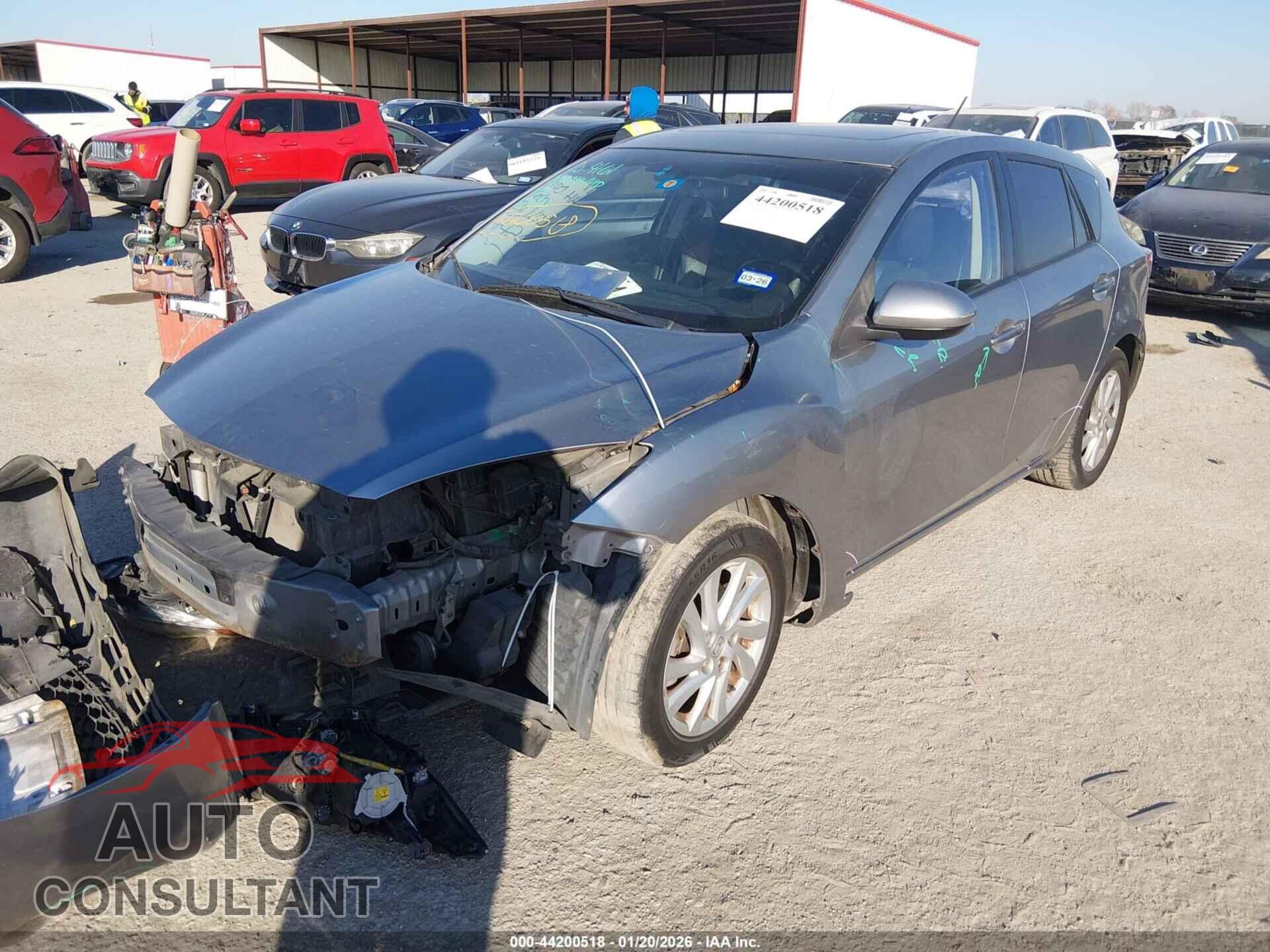 MAZDA MAZDA3 2012 - JM1BL1M76C1658000