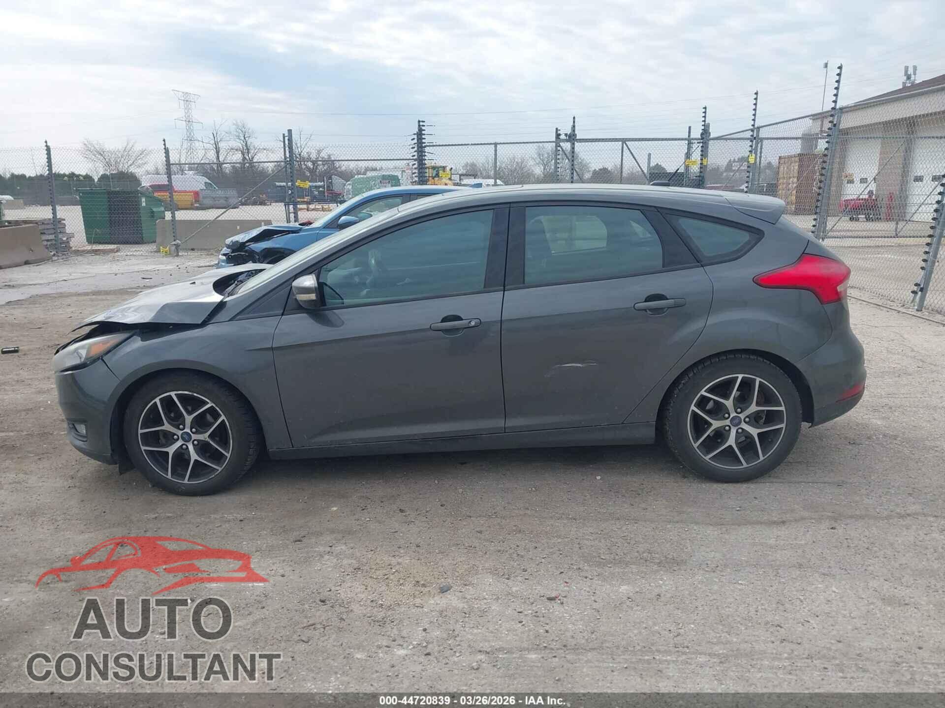 FORD FOCUS 2017 - 1FADP3M28HL294743