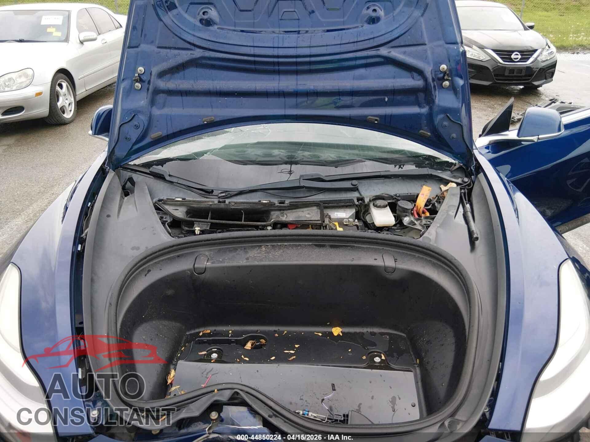 TESLA MODEL 3 2018 - 5YJ3E1EA0JF037123