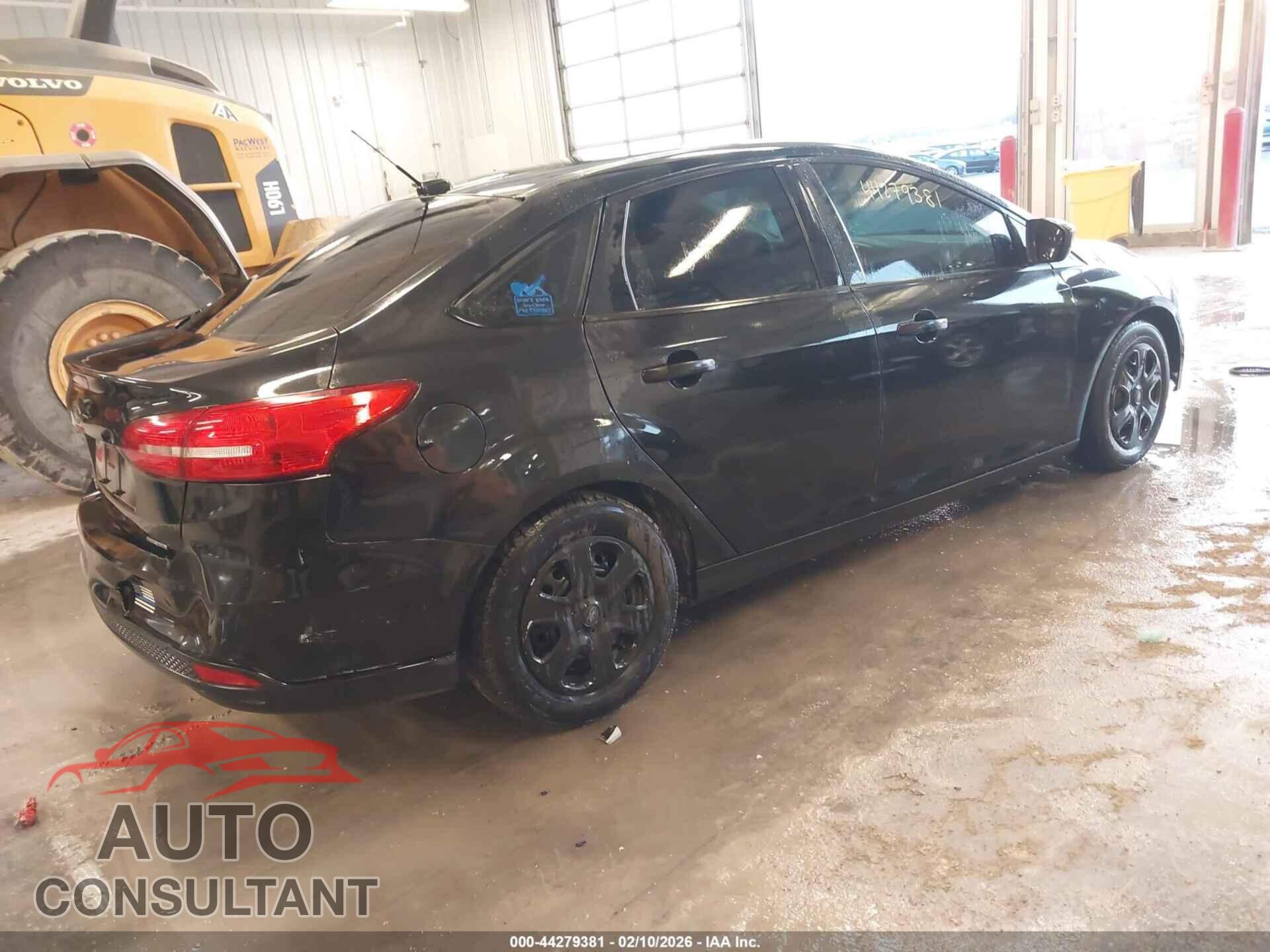 FORD FOCUS 2015 - 1FADP3E20FL317640