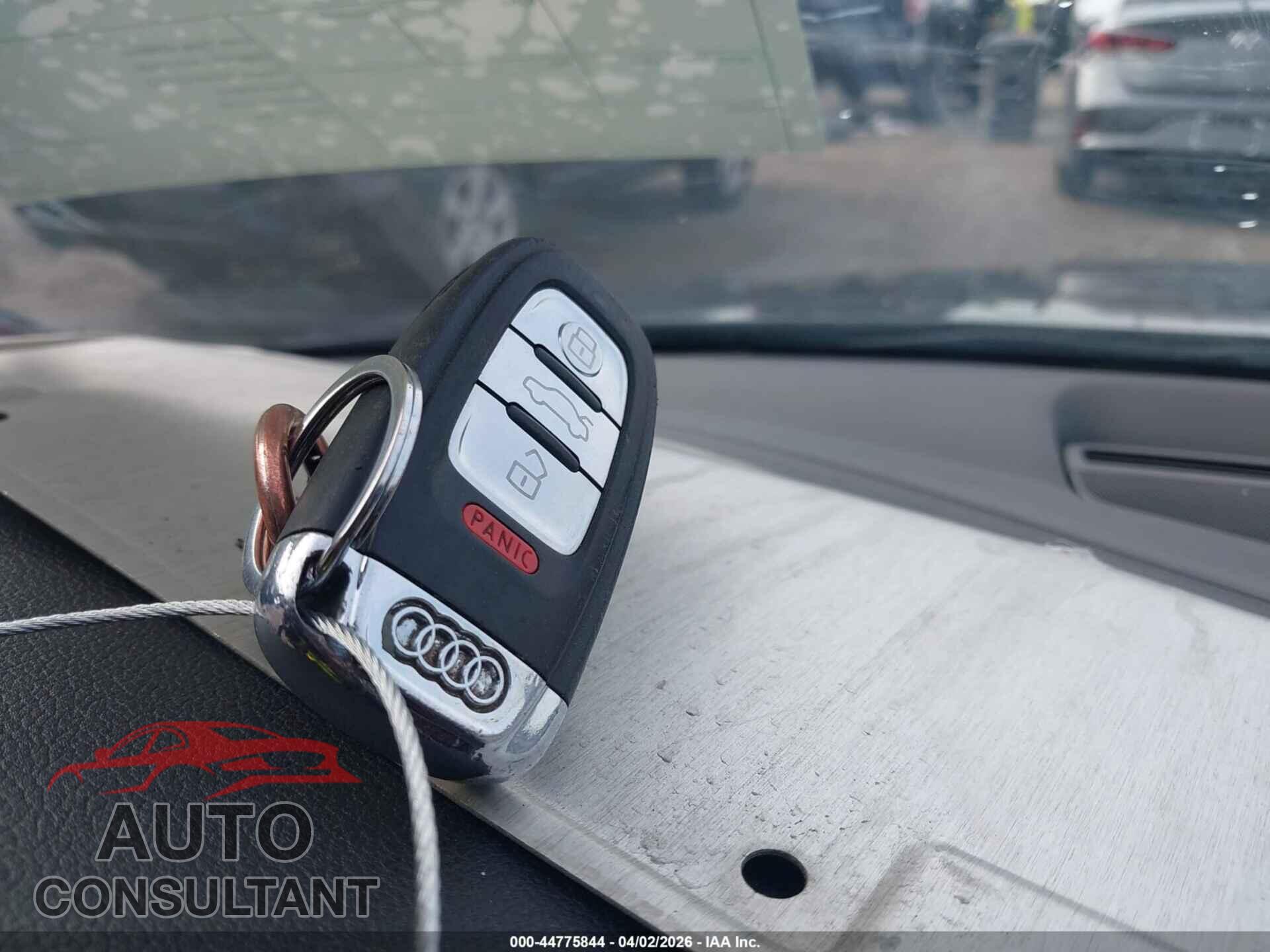 AUDI A5 2011 - WAULFAFR4BA016008