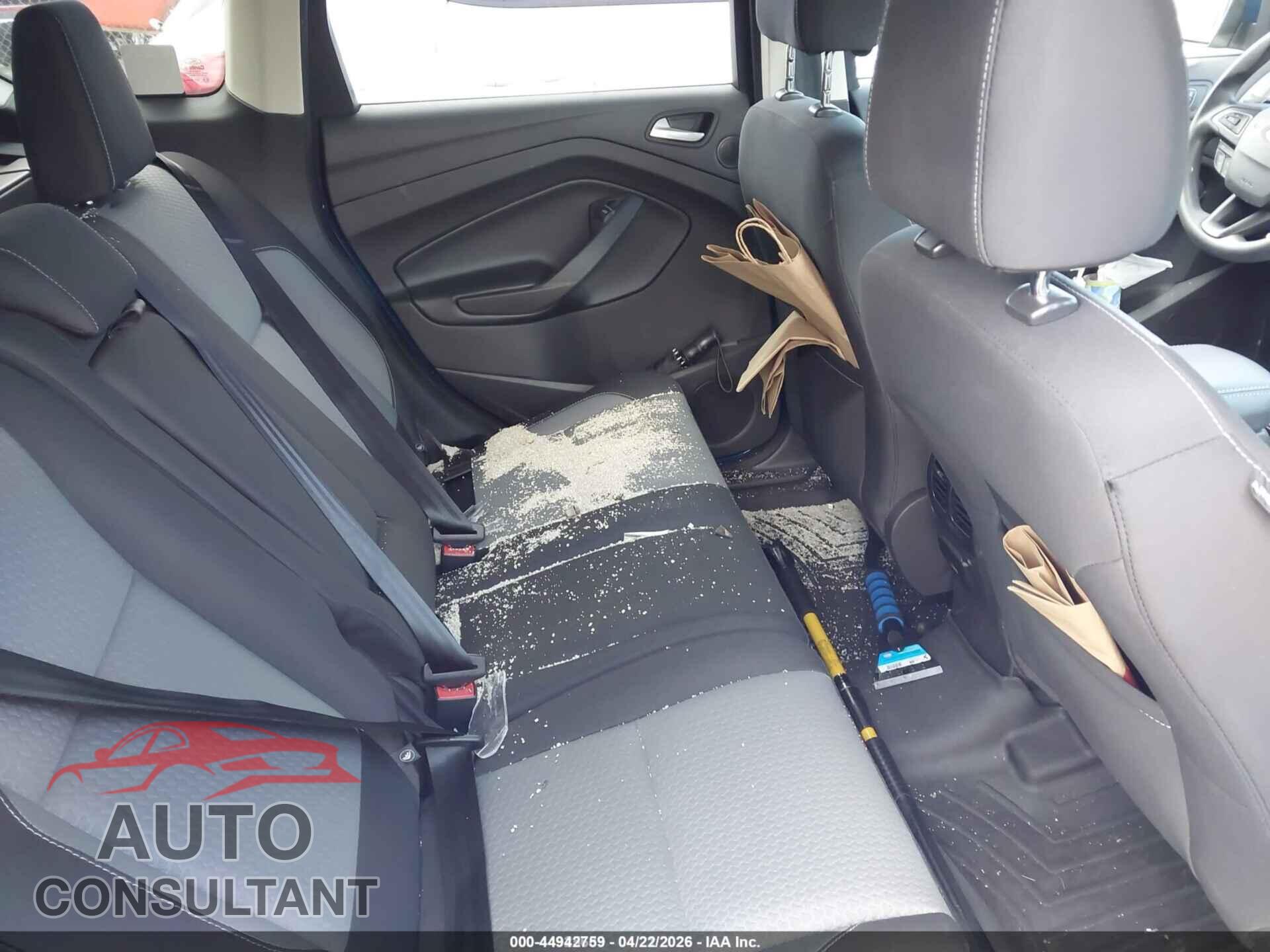 FORD ESCAPE 2017 - 1FMCU9GD7HUC57459