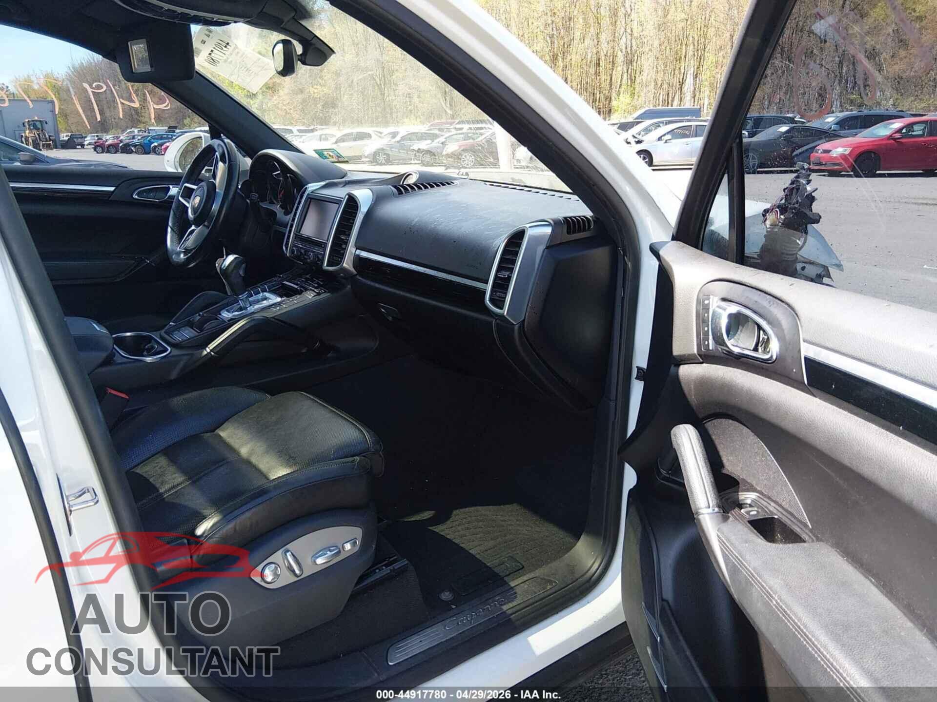 PORSCHE CAYENNE 2016 - WP1AA2A28GKA12813