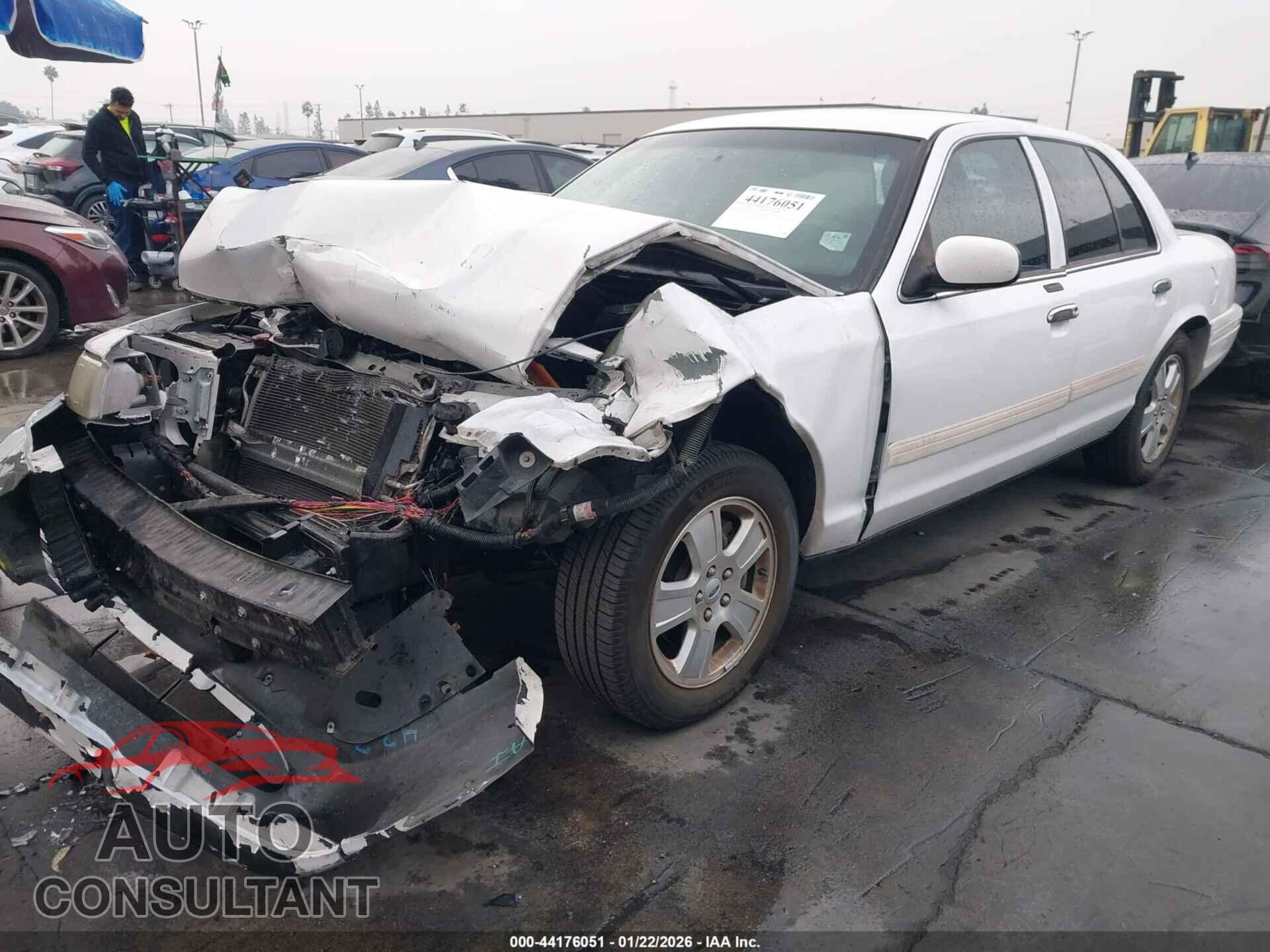 FORD CROWN VICTORIA 2011 - 2FABP7EV5BX165795