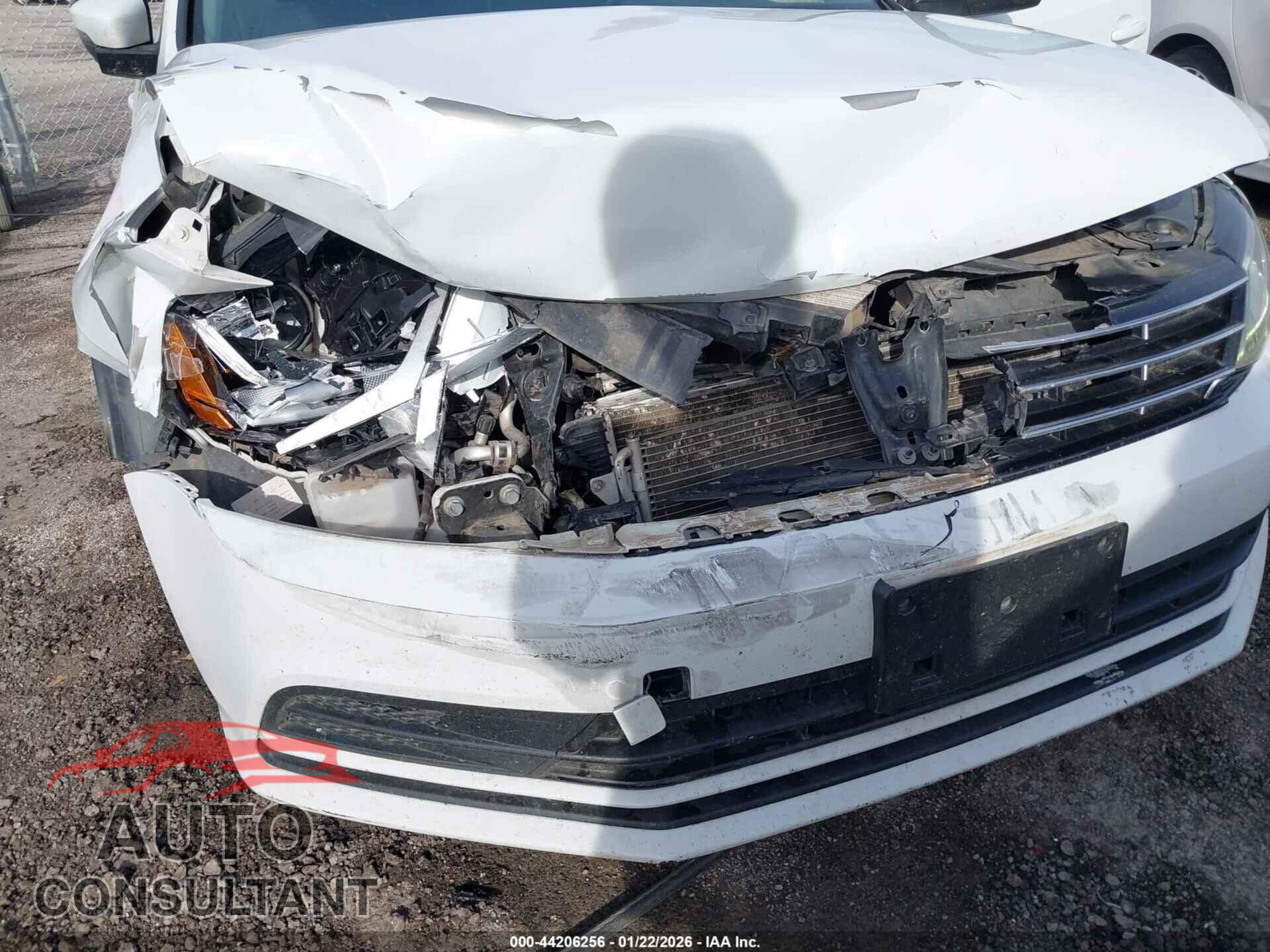 VOLKSWAGEN JETTA 2018 - 3VWDB7AJ2JM234471