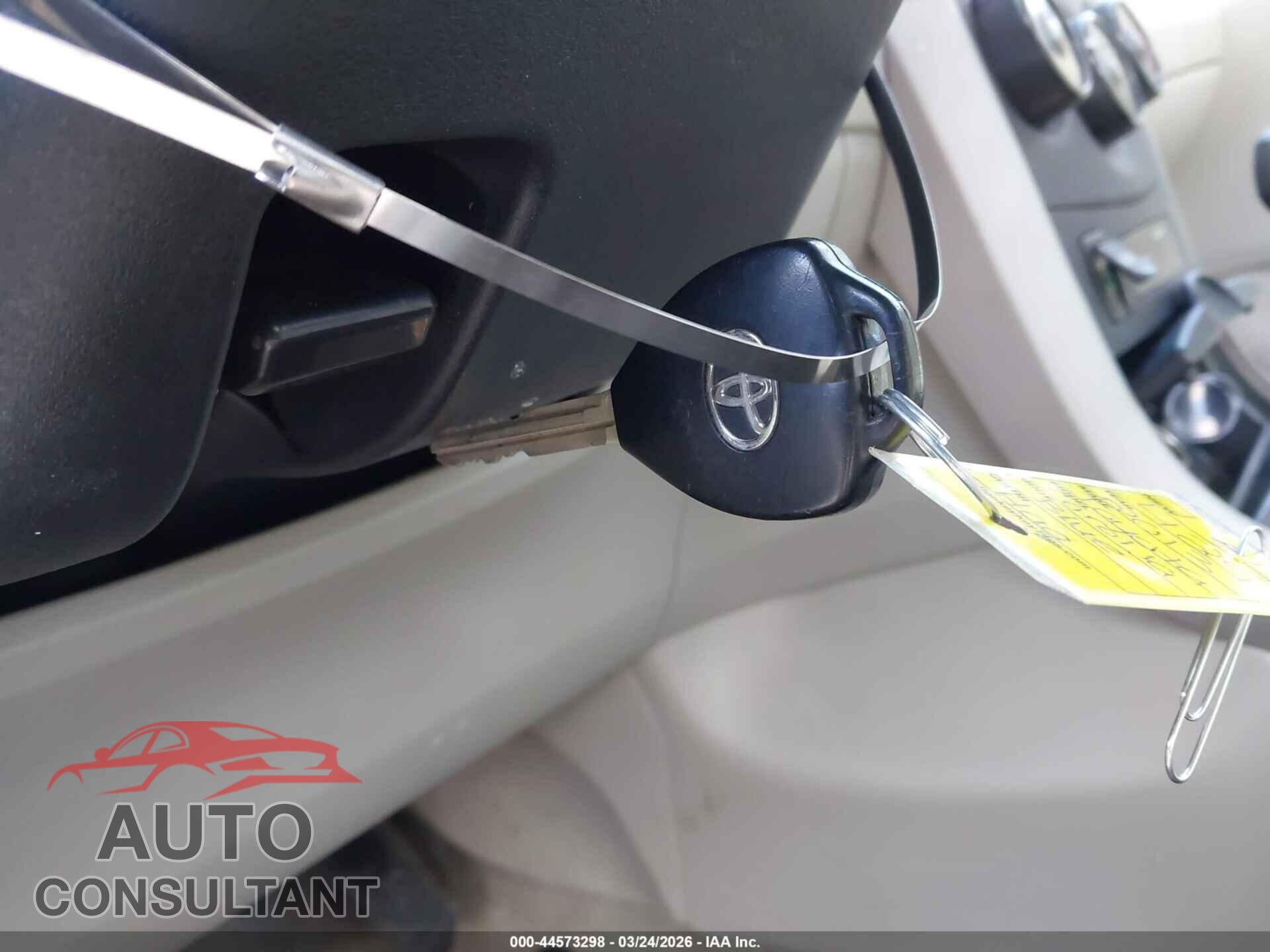 TOYOTA COROLLA 2013 - 2T1BU4EE5DC098155