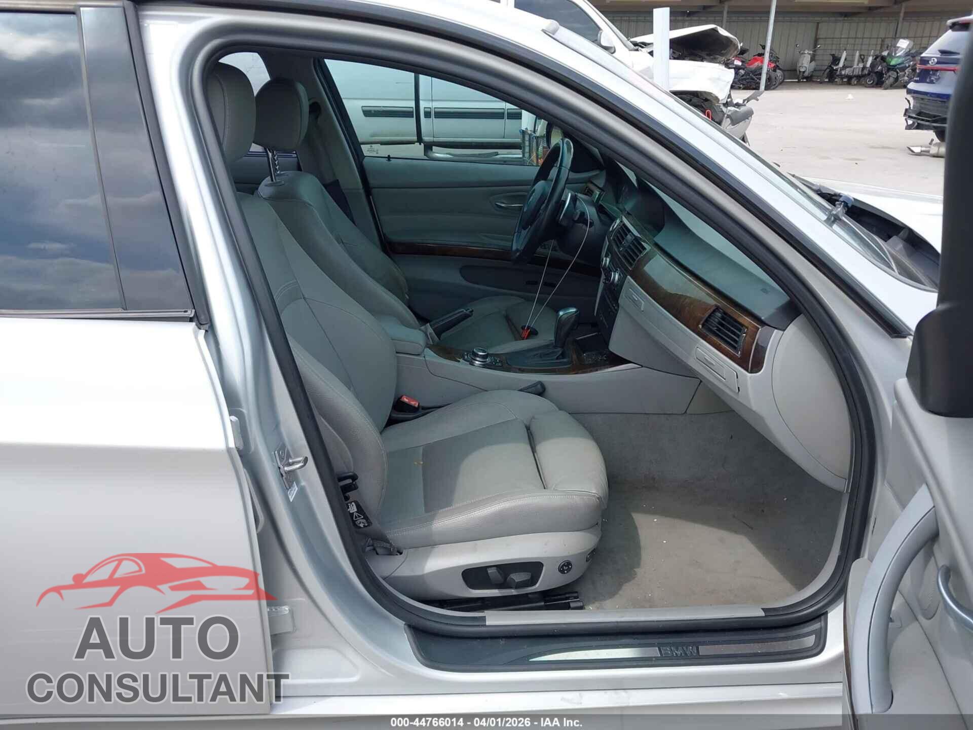BMW 328I 2011 - WBAPH7C50BA800766