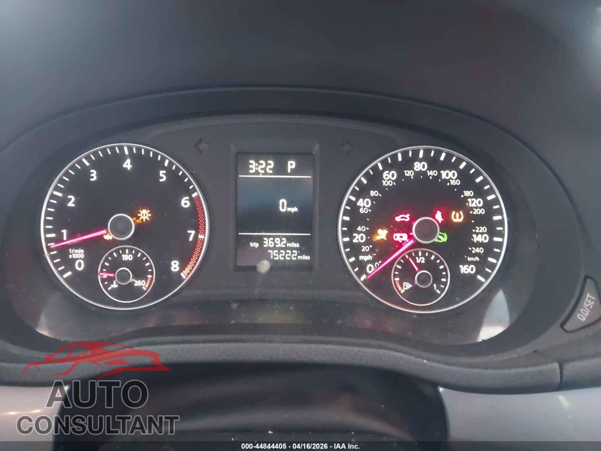 VOLKSWAGEN PASSAT 2015 - 1VWAT7A35FC008323