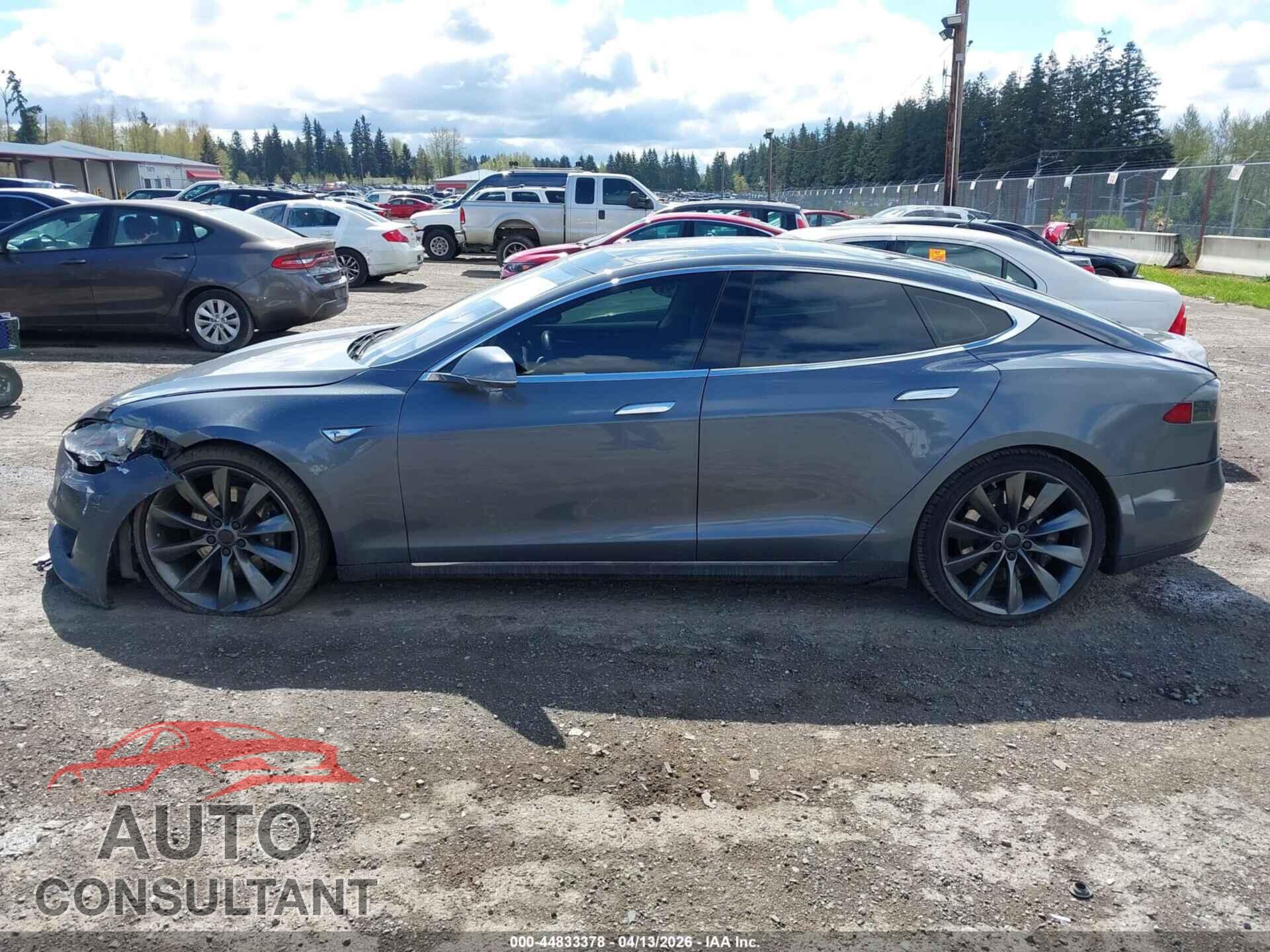 TESLA MODEL S 2013 - 5YJSA1CN4DFP13610