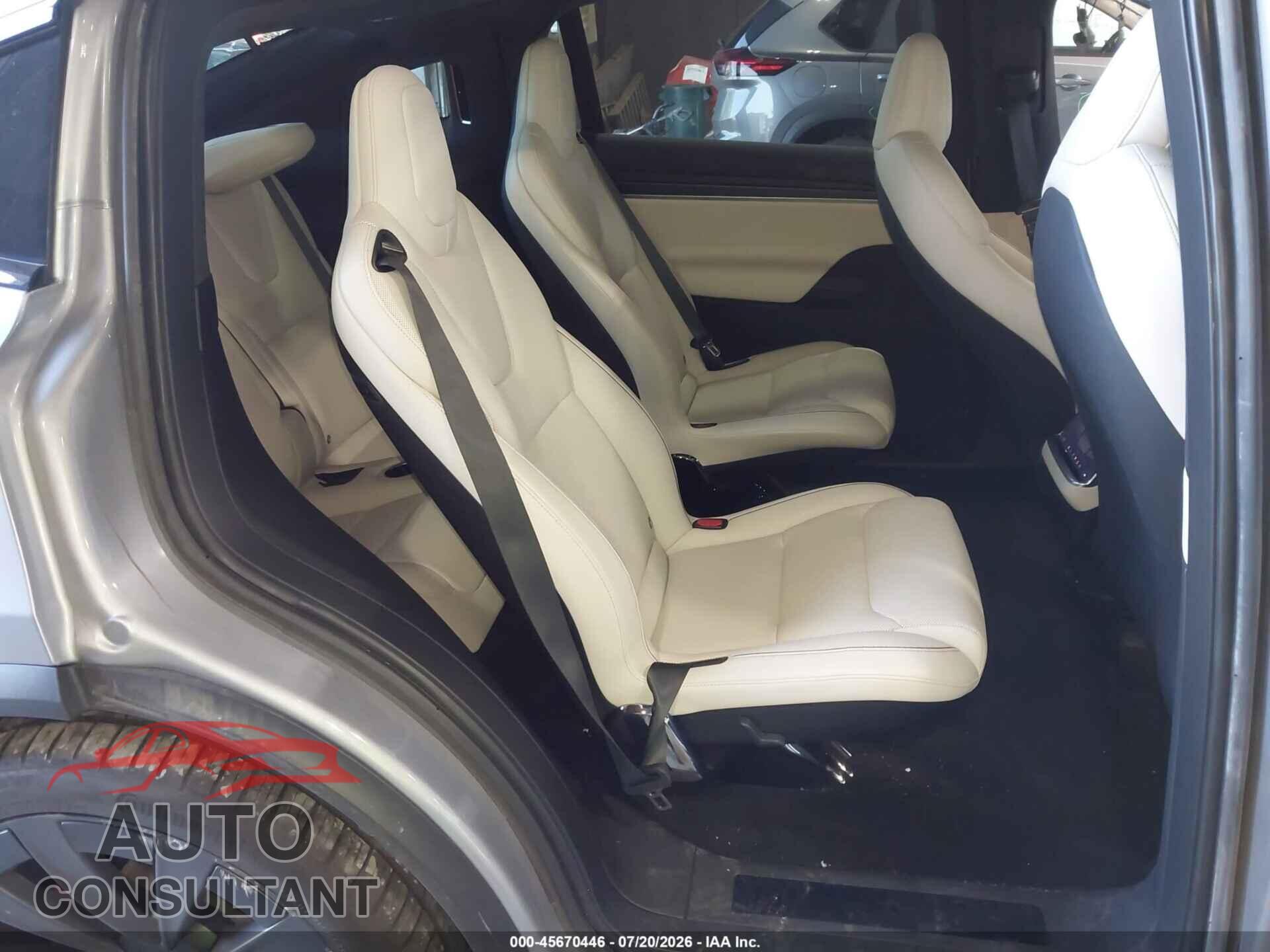 TESLA MODEL X 2024 - 7SAXCBE63RF460169