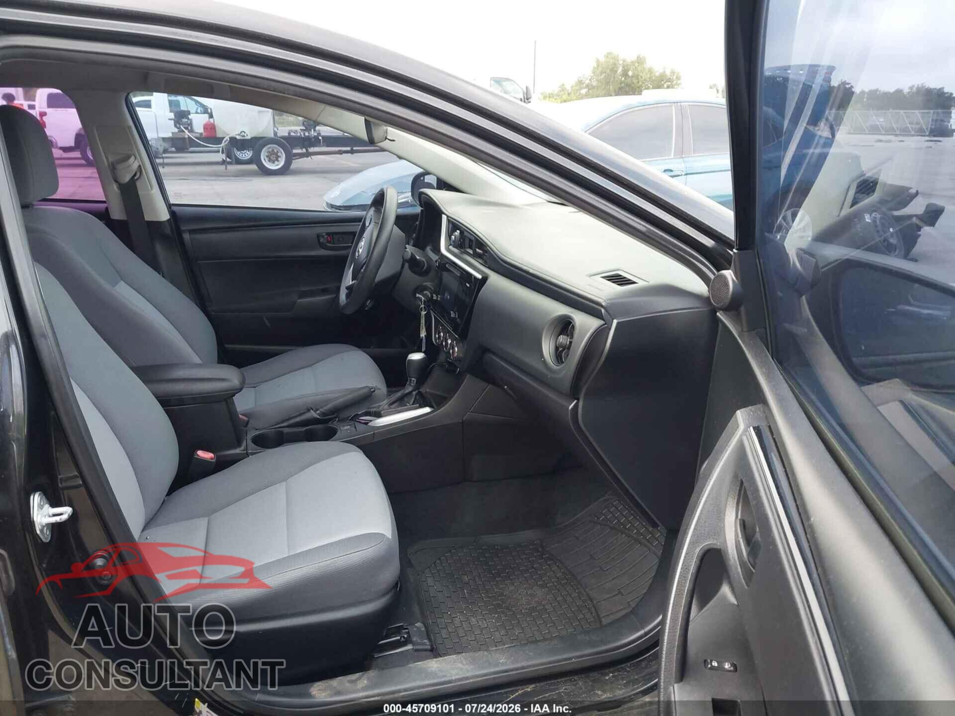 TOYOTA COROLLA 2017 - 5YFBURHEXHP664700