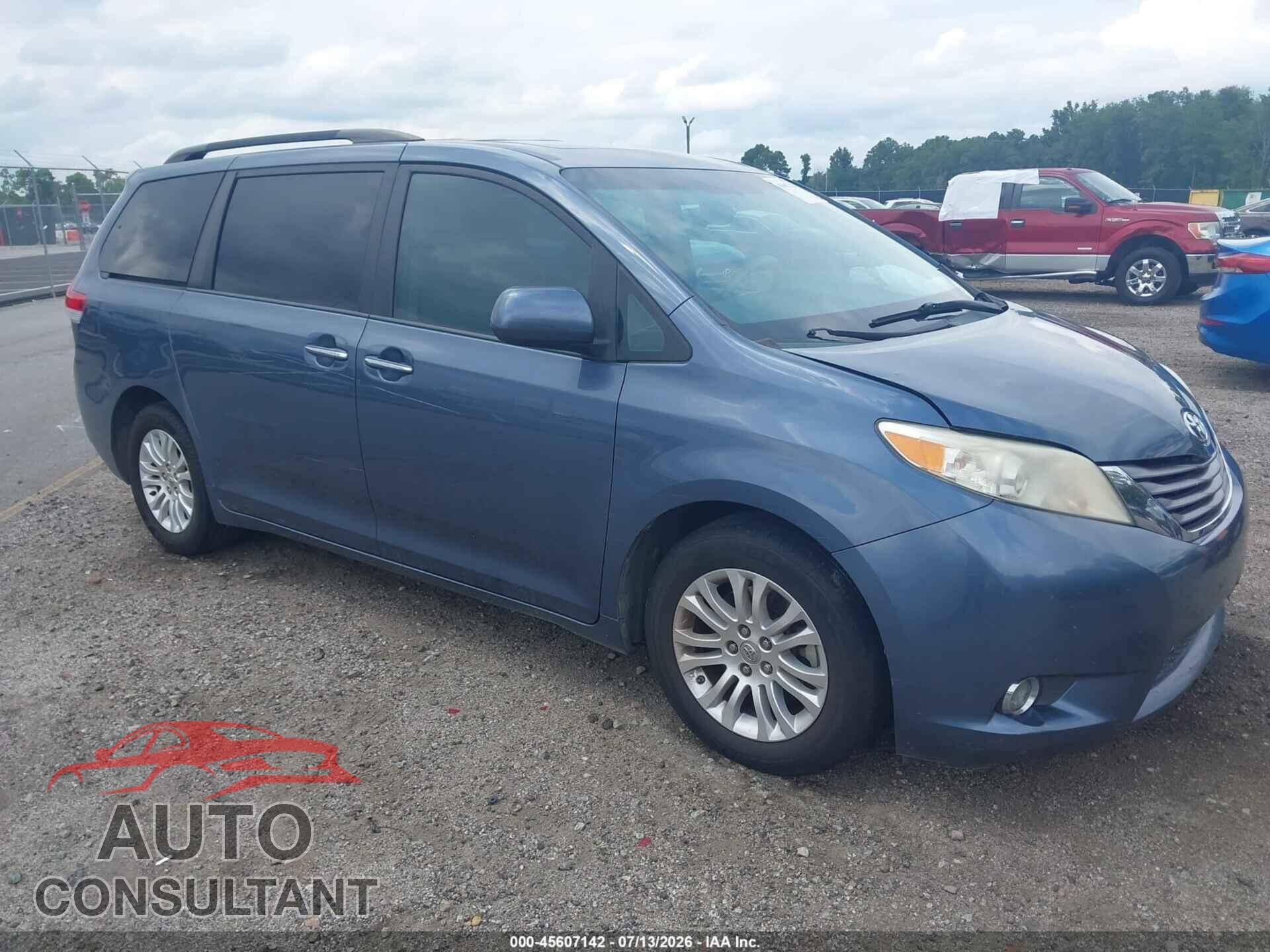 TOYOTA SIENNA 2013 - 5TDYK3DC8DS399911